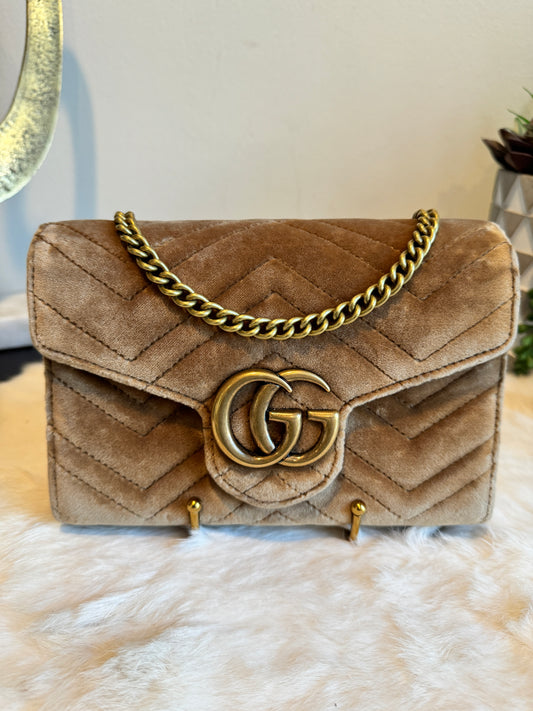 GUCCI Velvet GG Marmont Wallet on Chain Beige