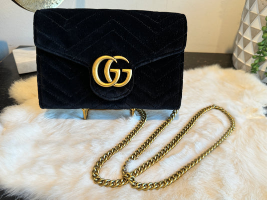 GUCCI Velvet GG Marmont Wallet on Chain Black