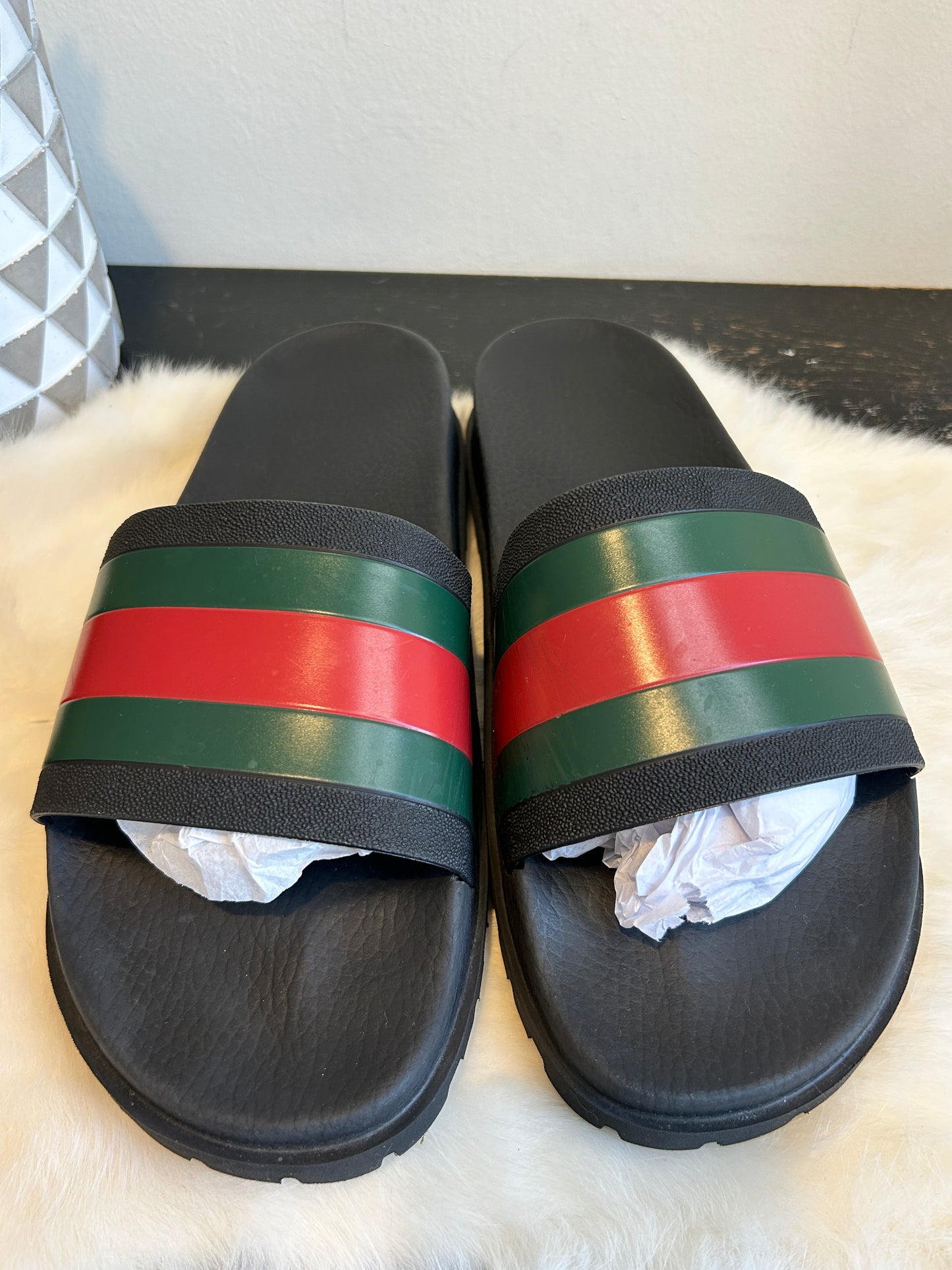 GUCCI Pursuit Web Logo Black 11EU