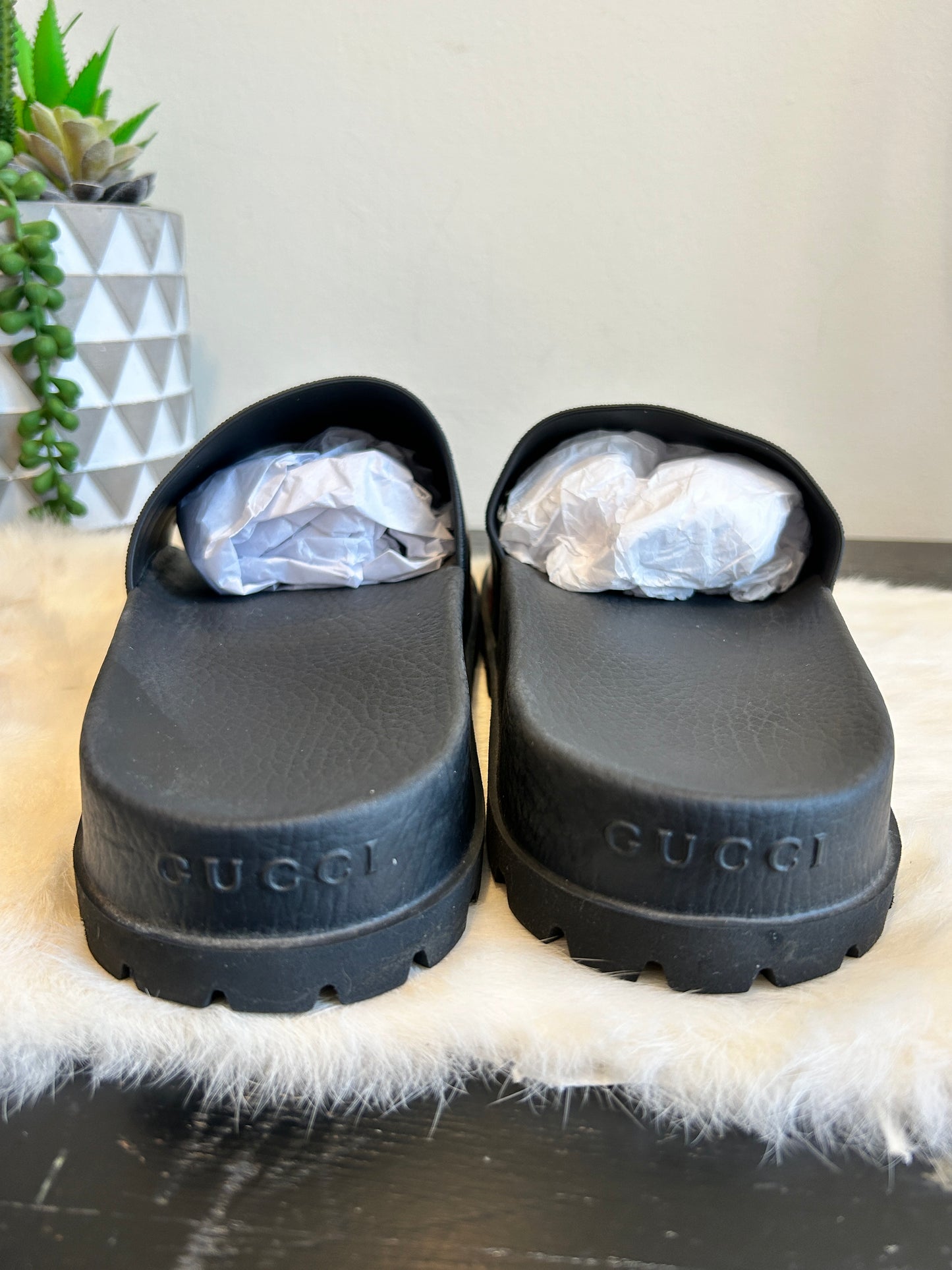 GUCCI Pursuit Web Logo Black 11EU