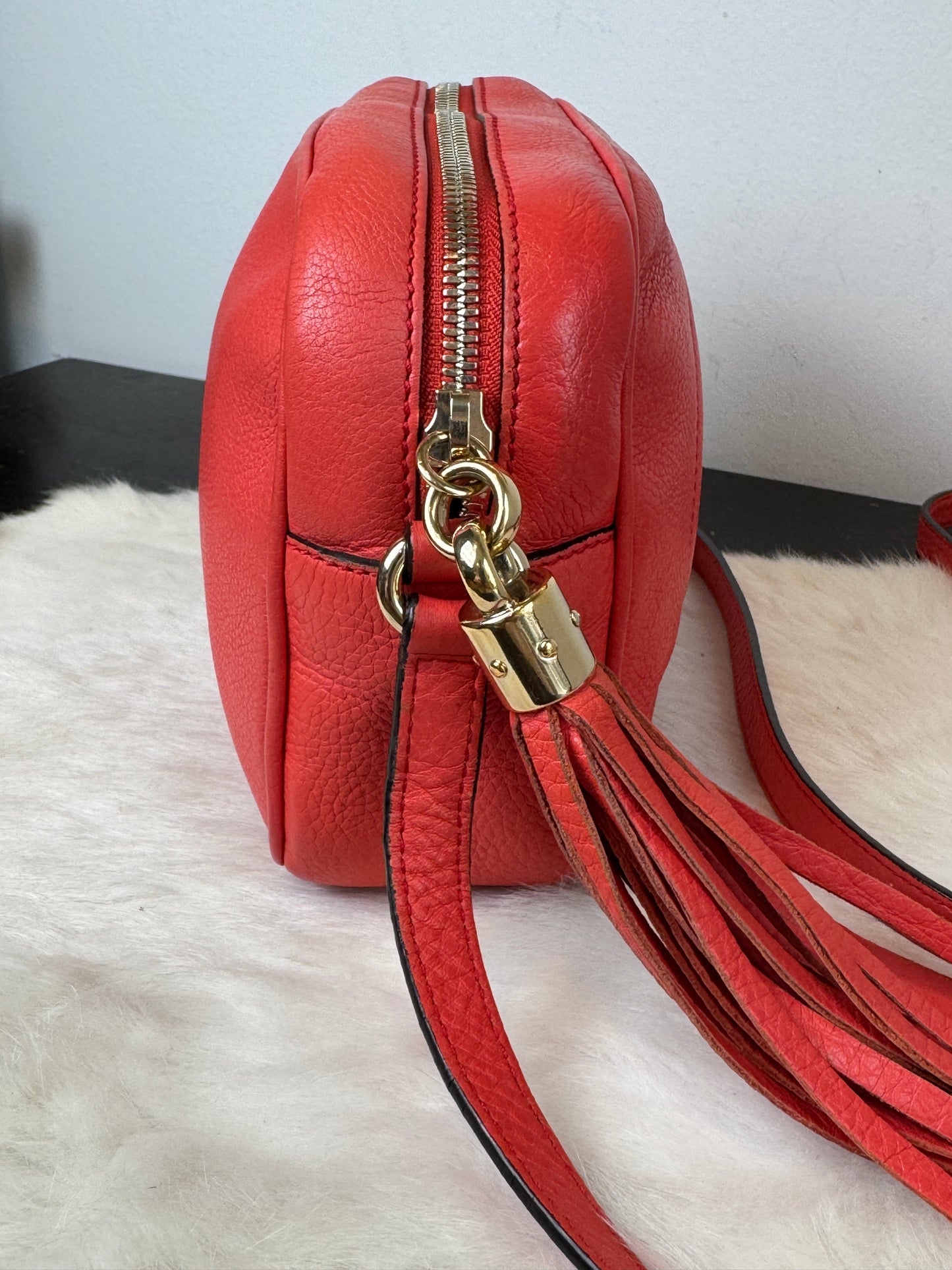 GUCCI Soho Disco Coral Pebbled Camera Bag