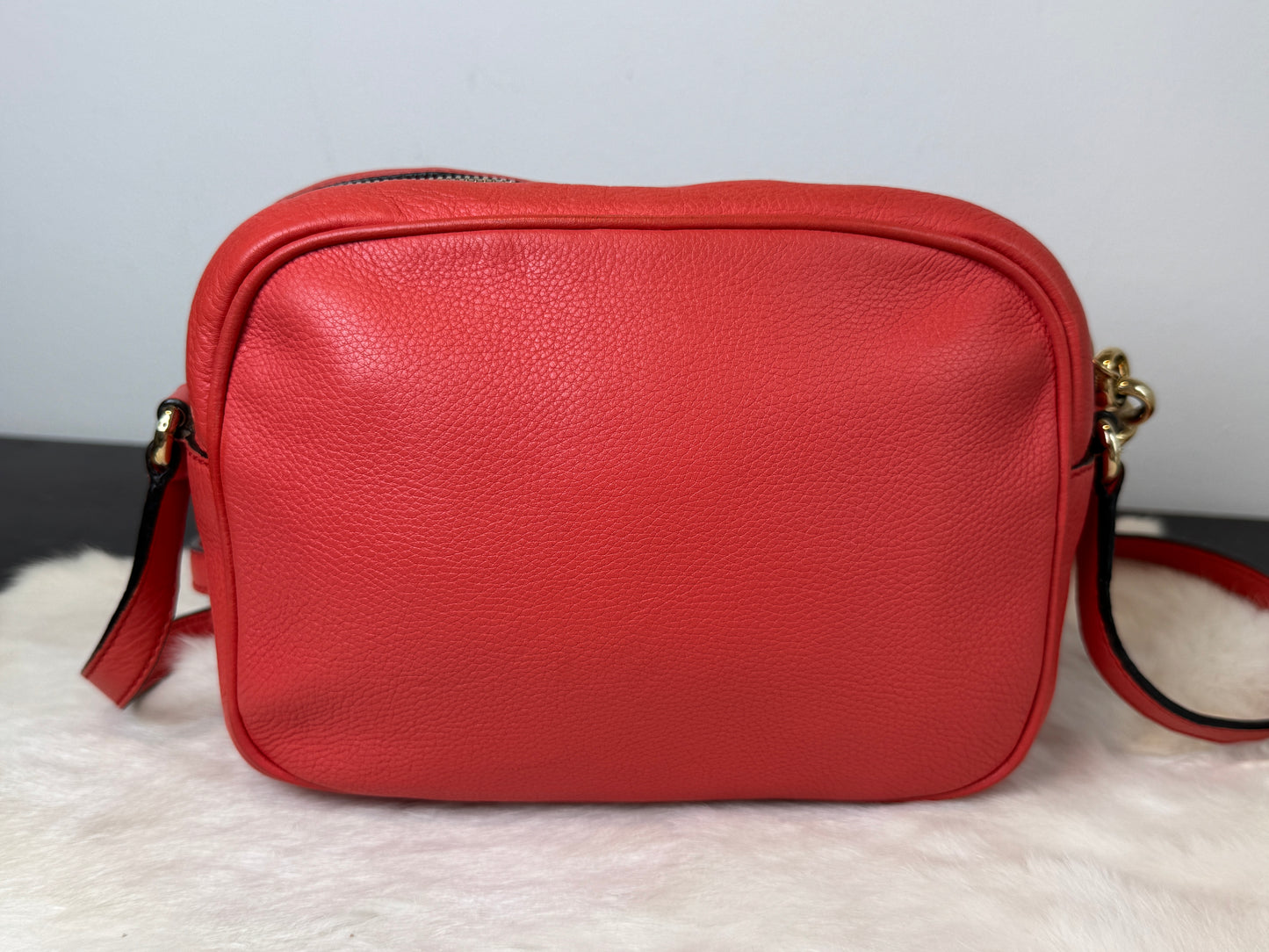 GUCCI Soho Disco Coral Pebbled Camera Bag