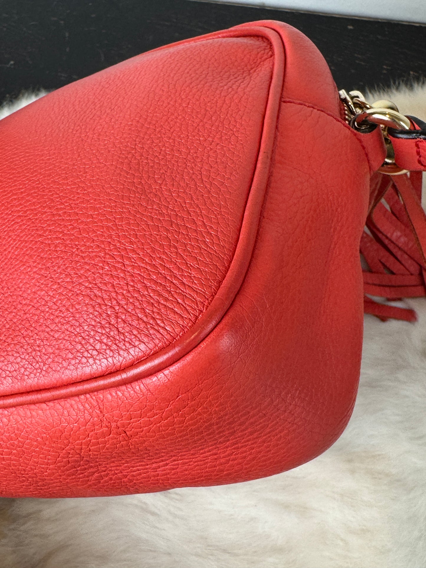 GUCCI Soho Disco Coral Pebbled Camera Bag