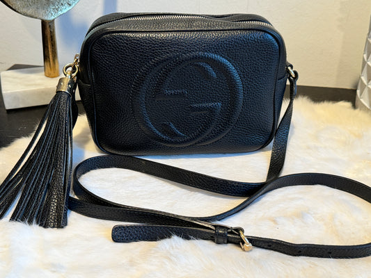 GUCCI Soho Disco Black Pebbled Camera Bag