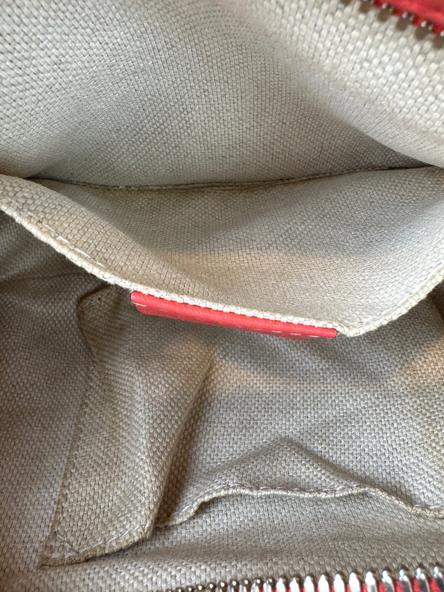 GUCCI Soho Disco Coral Pebbled Camera Bag