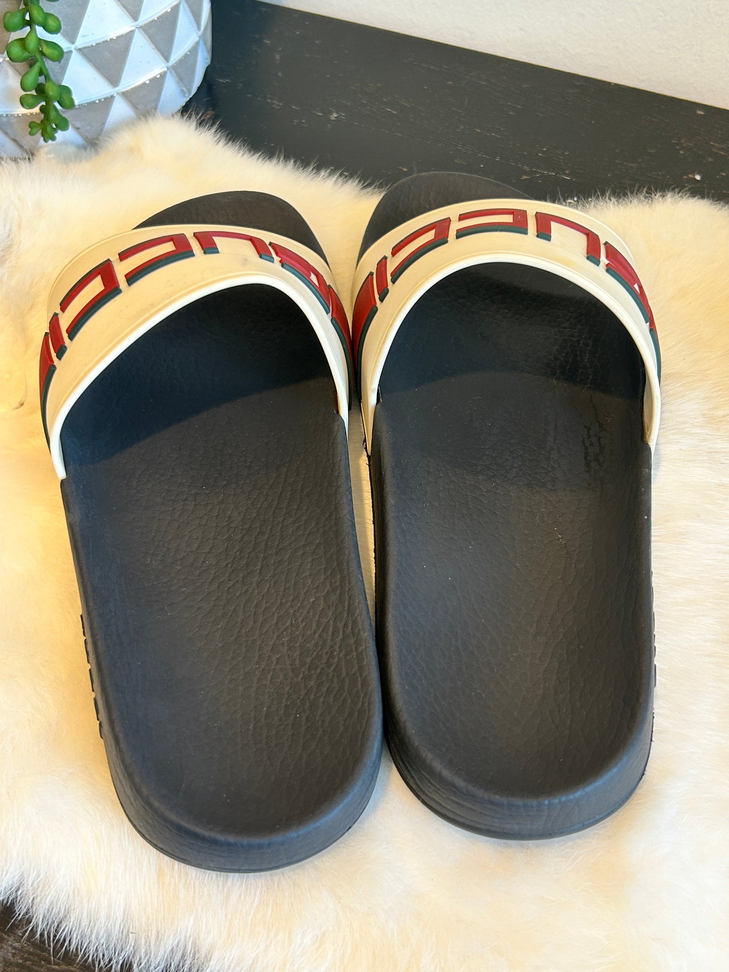 GUCCI Pursuit Logo White 8EU (41EU)