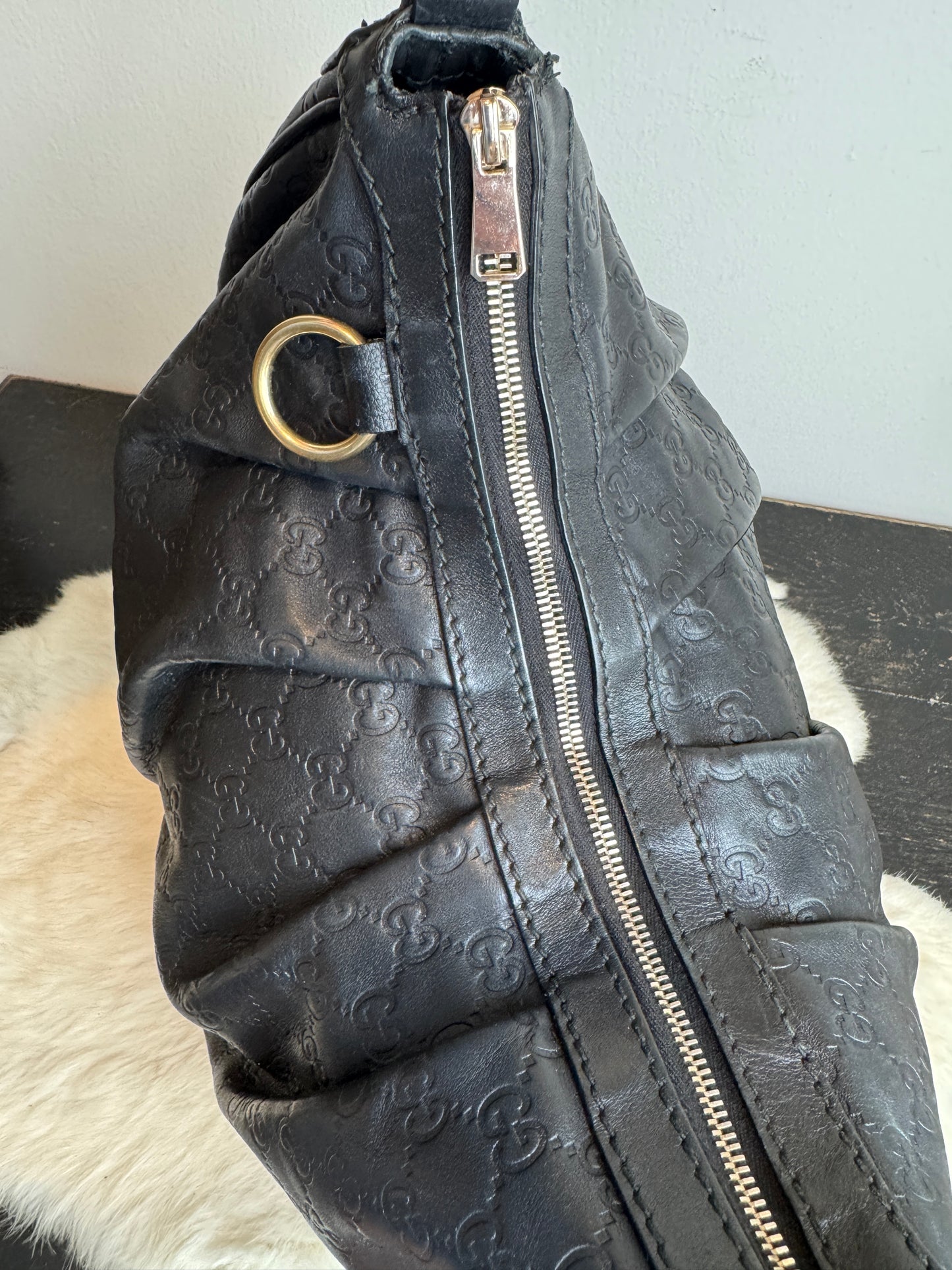 GUCCI Black Guccissima Leather Sukey Original Hobo Bag