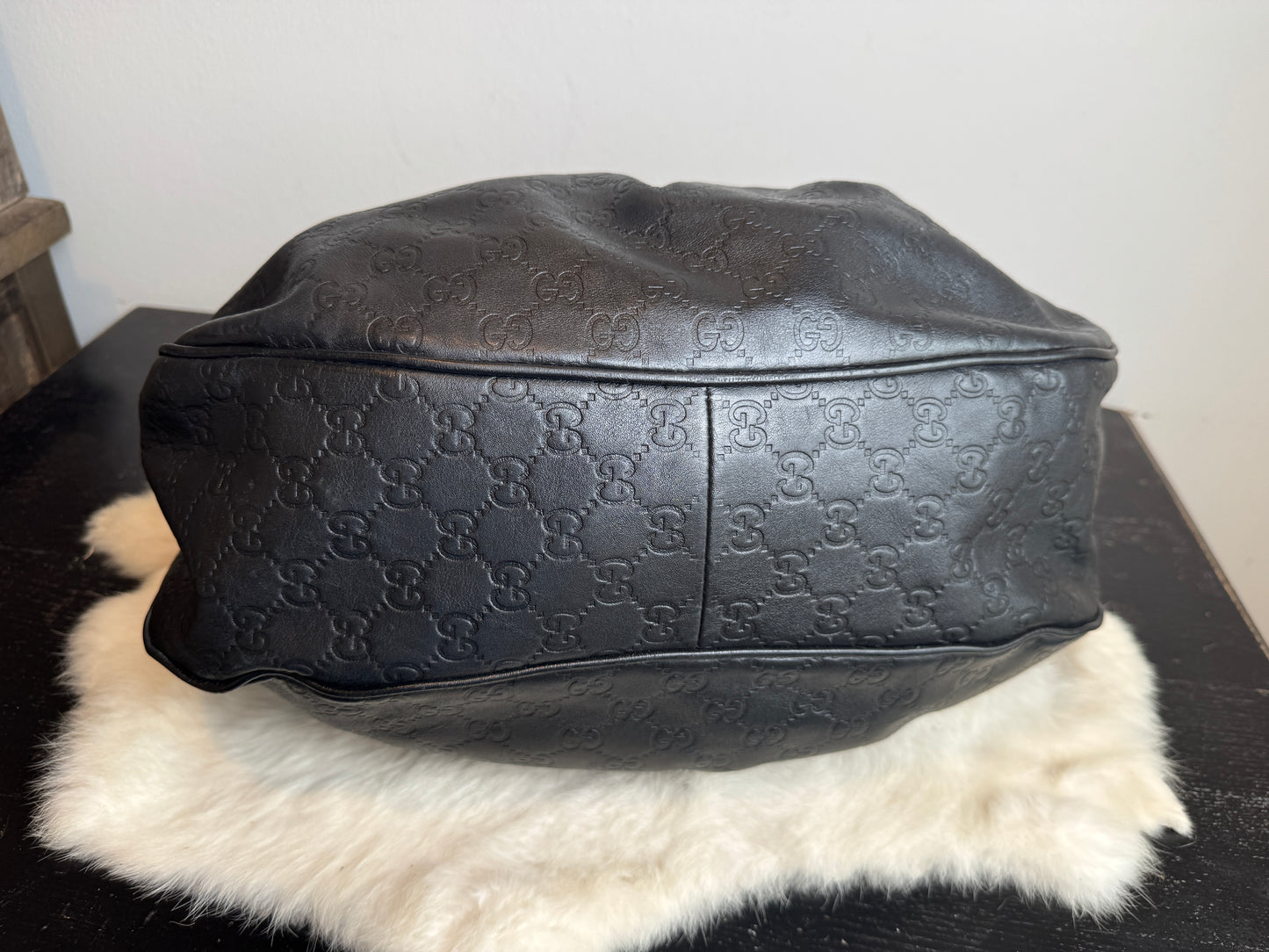GUCCI Black Guccissima Leather Sukey Original Hobo Bag