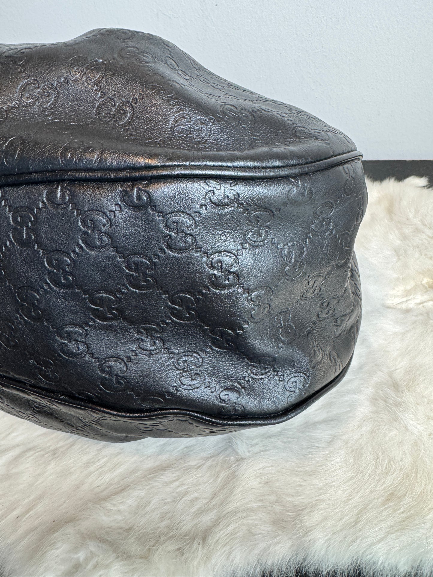 GUCCI Black Guccissima Leather Sukey Original Hobo Bag