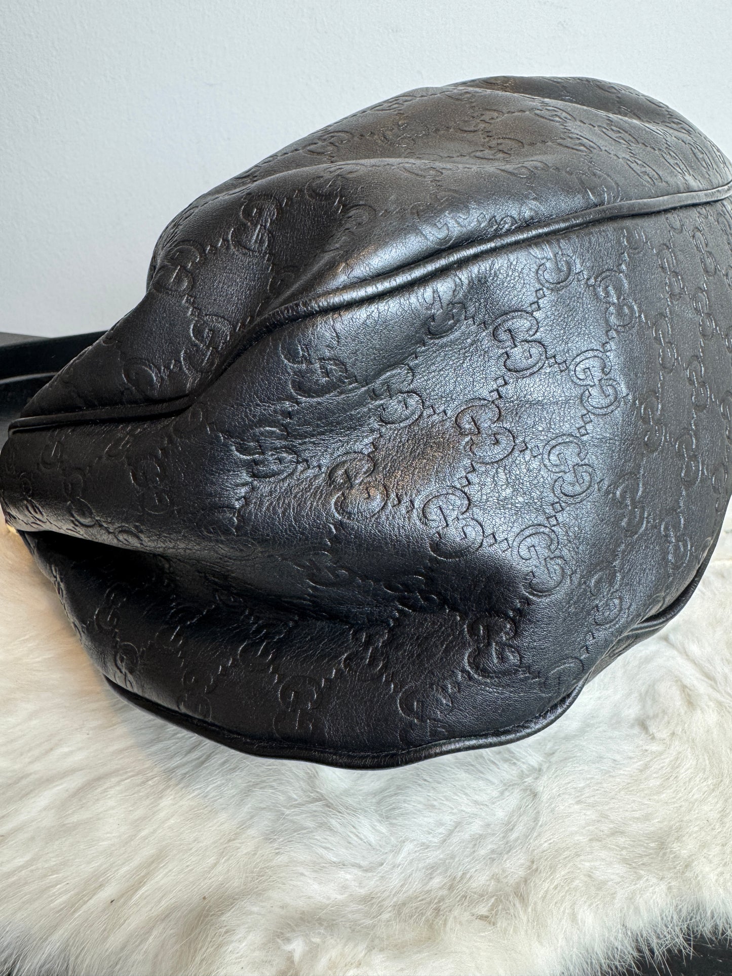 GUCCI Black Guccissima Leather Sukey Original Hobo Bag