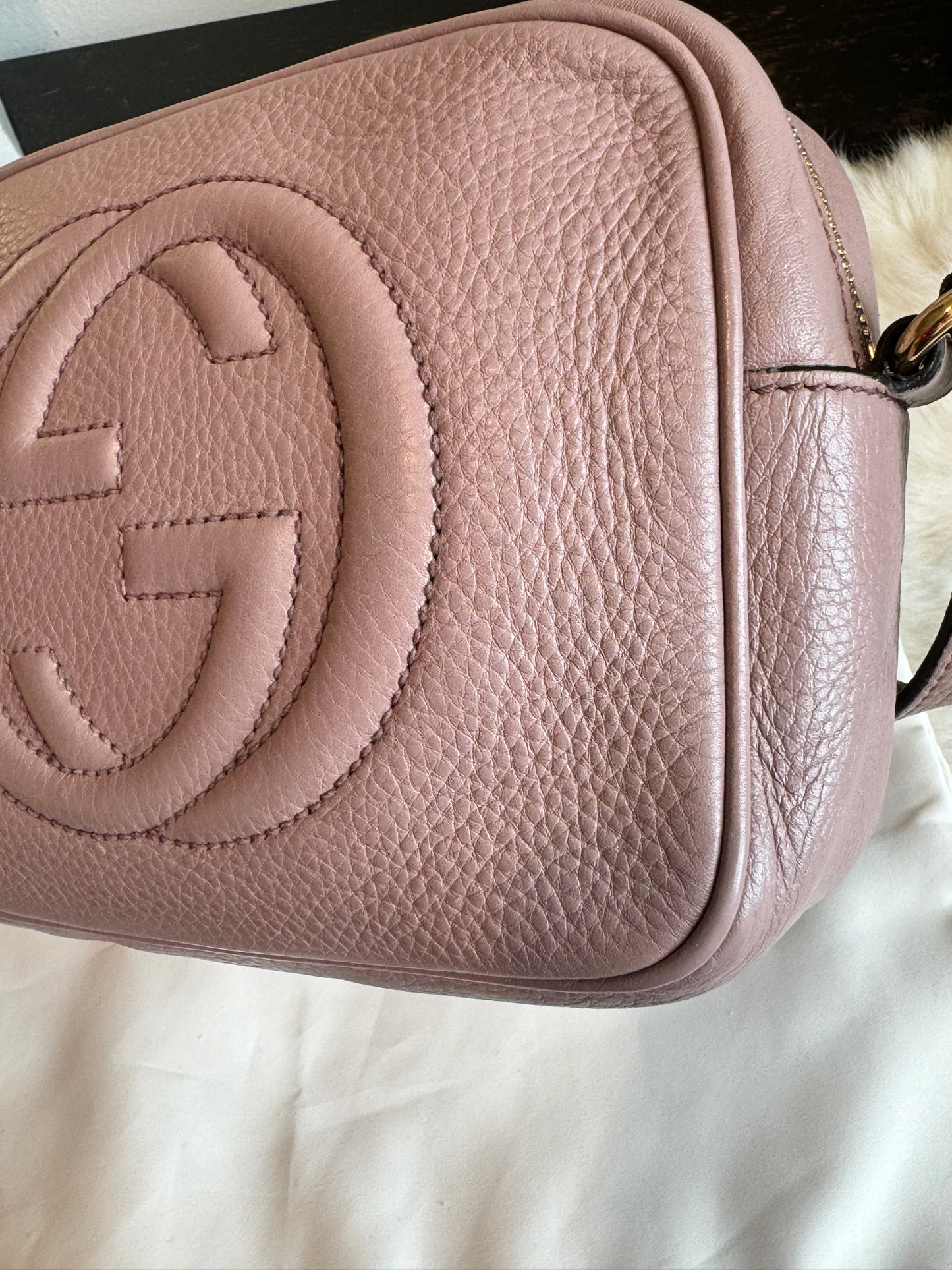 GUCCI Soho Disco Blush Pebbled Camera Bag