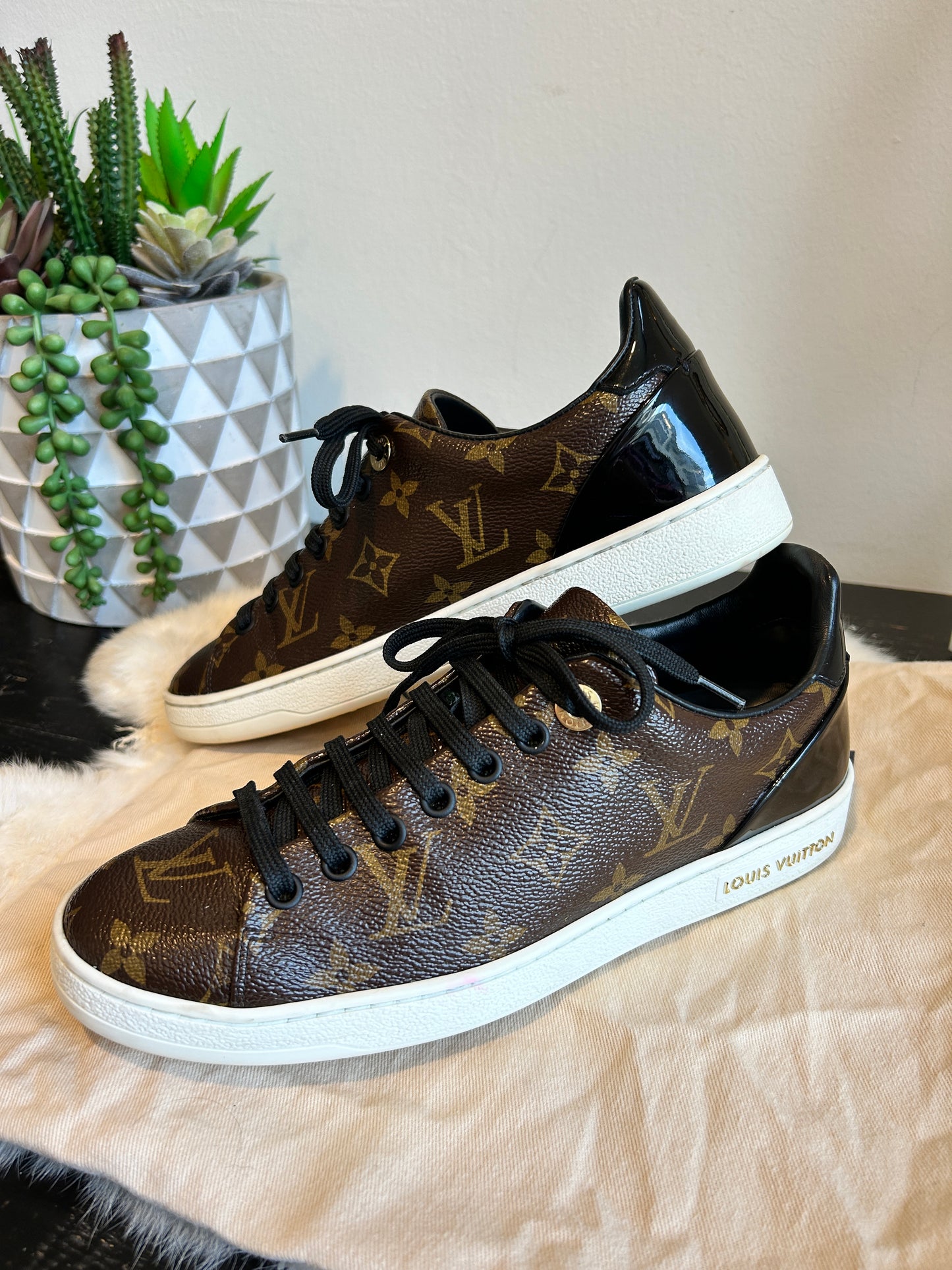 Louis Vuitton Front Row Patent Monogram Sneakers Size 37EU (7US)