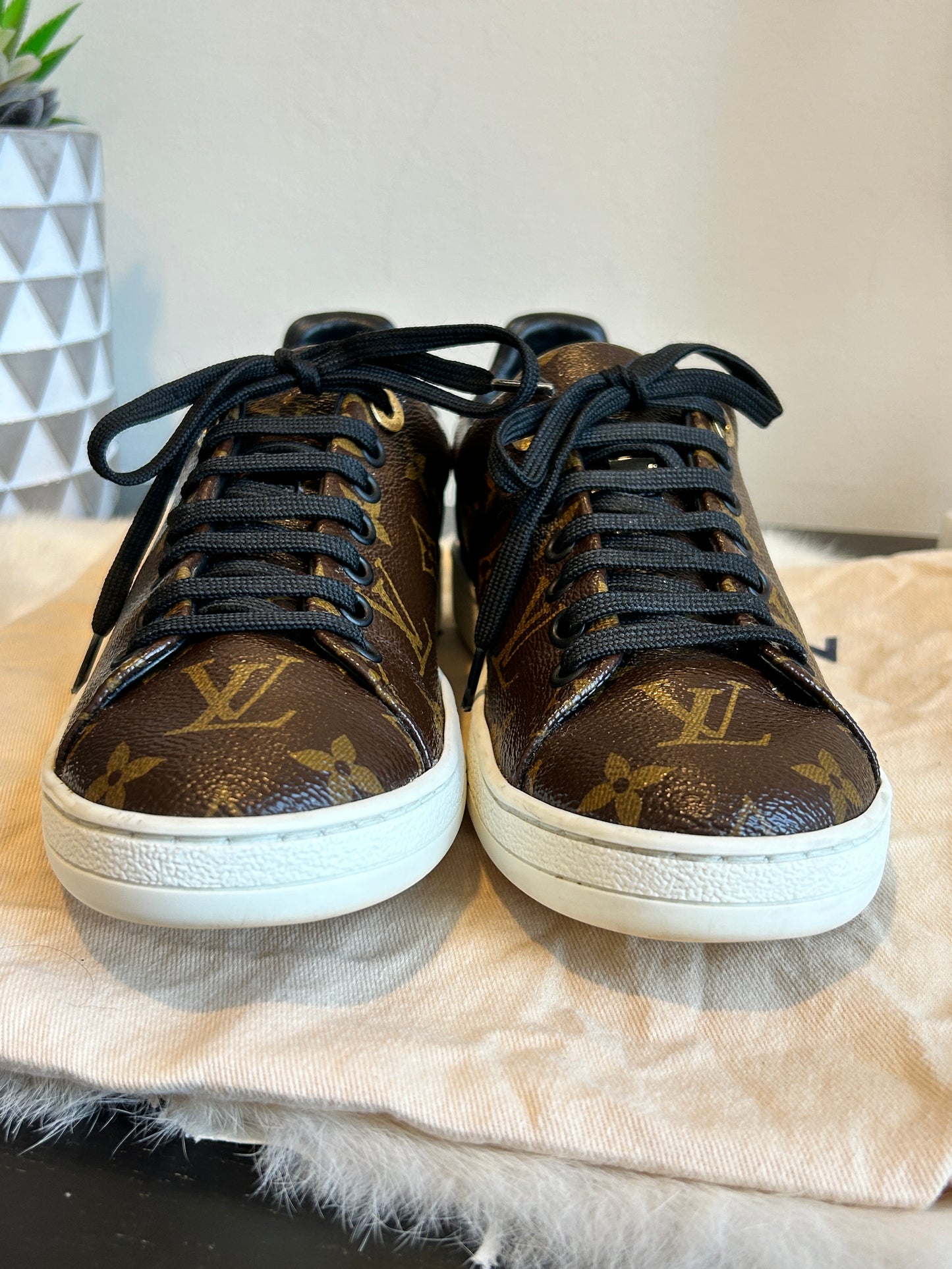 Louis Vuitton Front Row Patent Monogram Sneakers Size 37EU (7US)