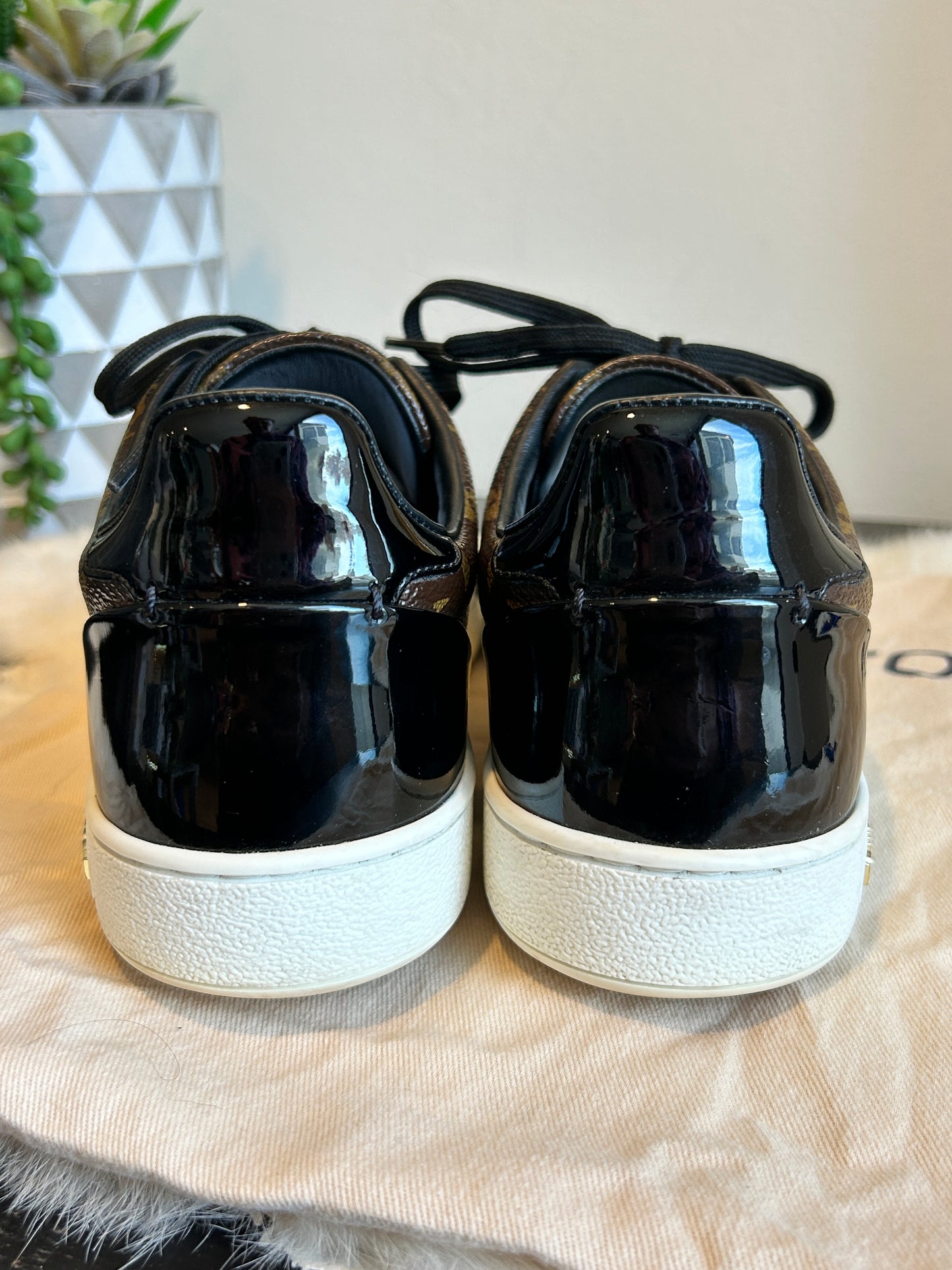 Louis Vuitton Front Row Patent Monogram Sneakers Size 37EU (7US)