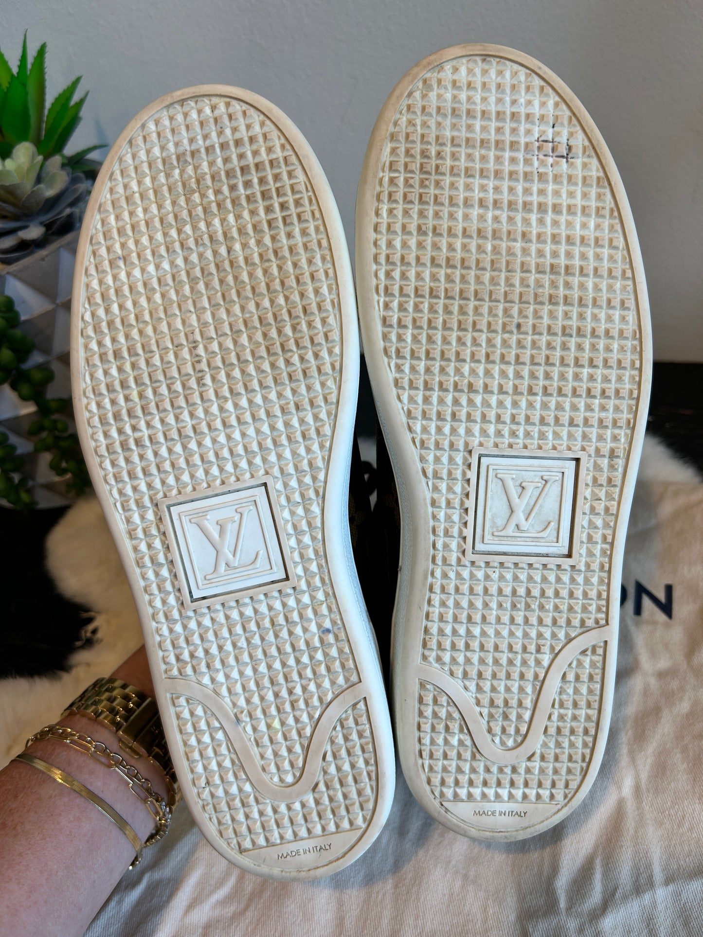 Louis Vuitton Front Row Patent Monogram Sneakers Size 37EU (7US)