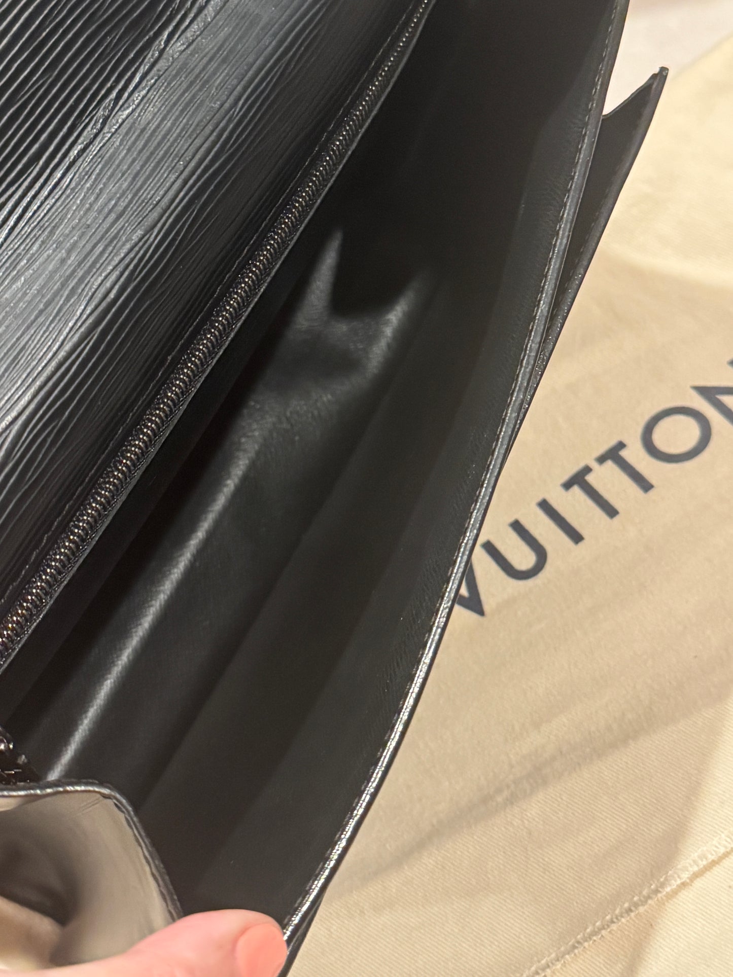 Louis Vuitton Epi Leather Pochette Sellier Dragonne Black Clutch