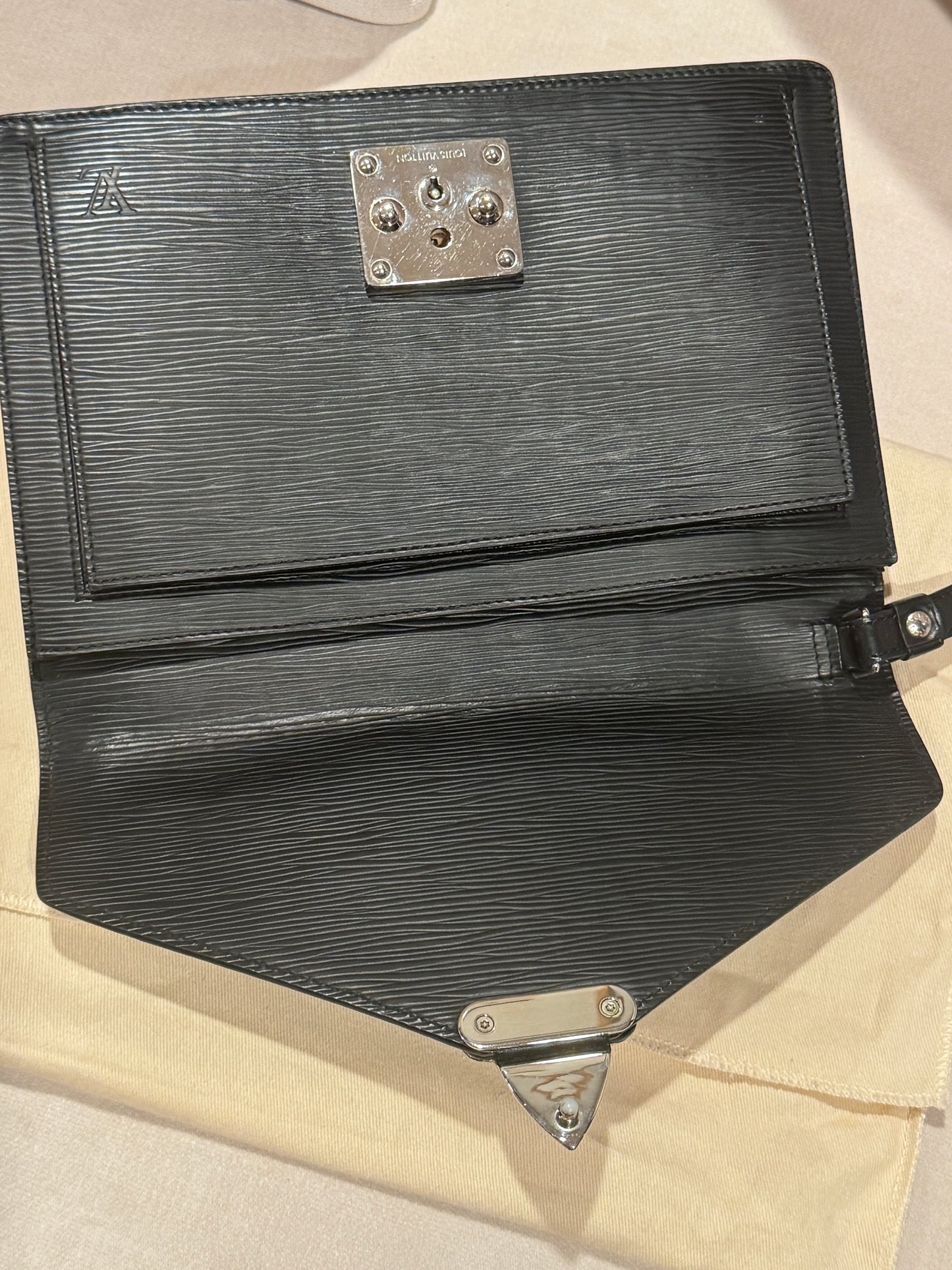 Louis Vuitton Epi Leather Pochette Sellier Dragonne Black Clutch