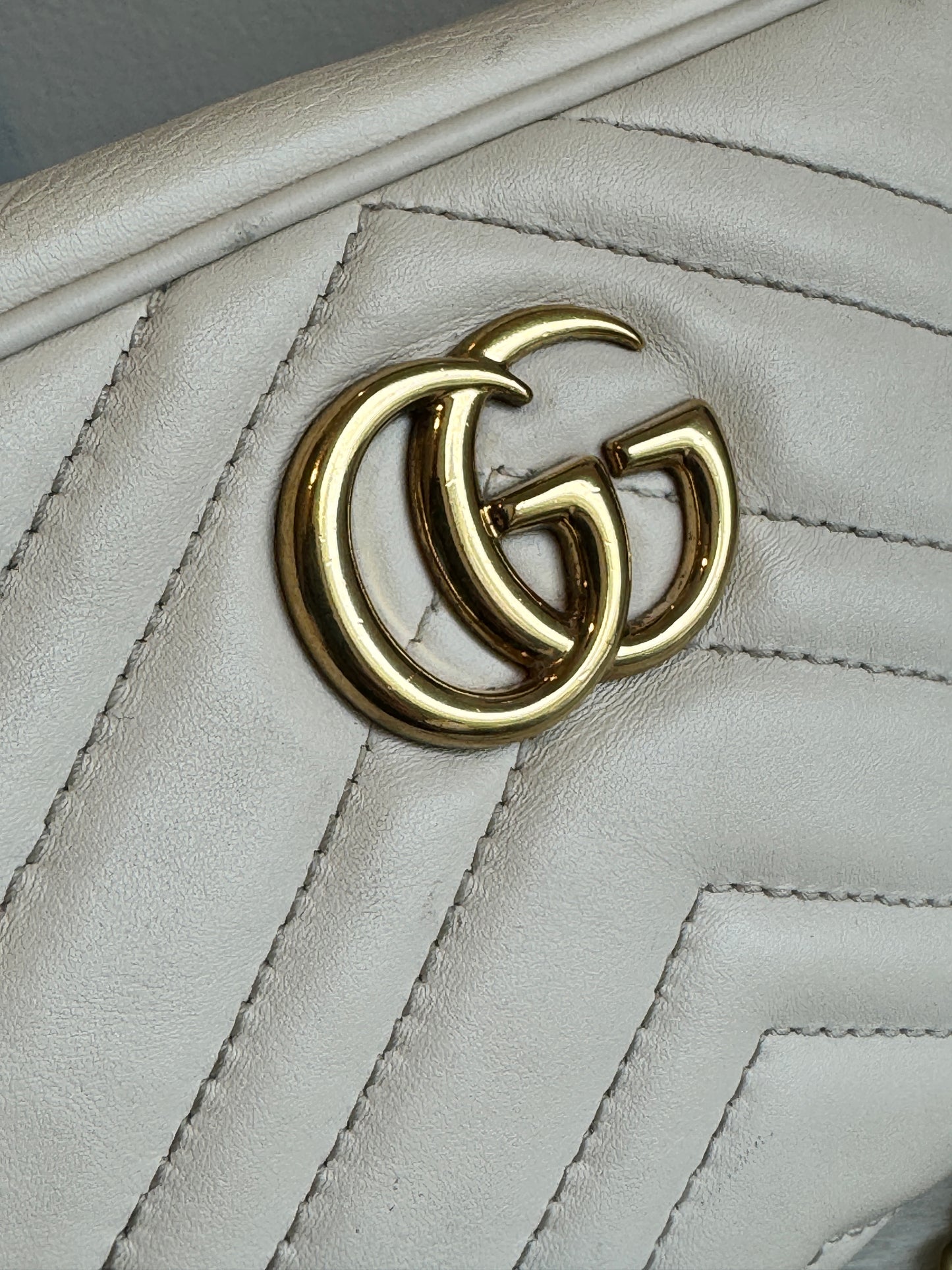 GUCCI Mini Marmont Camera Bag Ivory