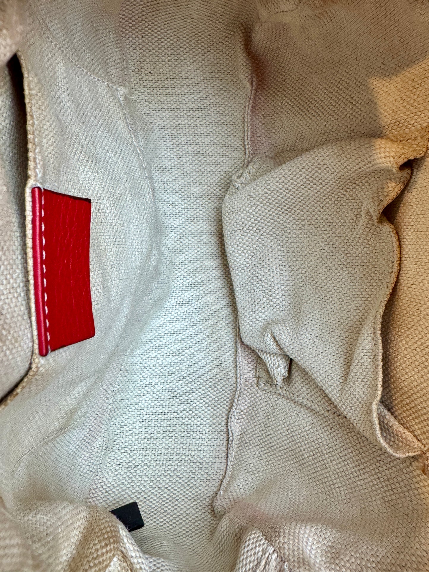 GUCCI Soho Disco Red Pebbled Camera Bag