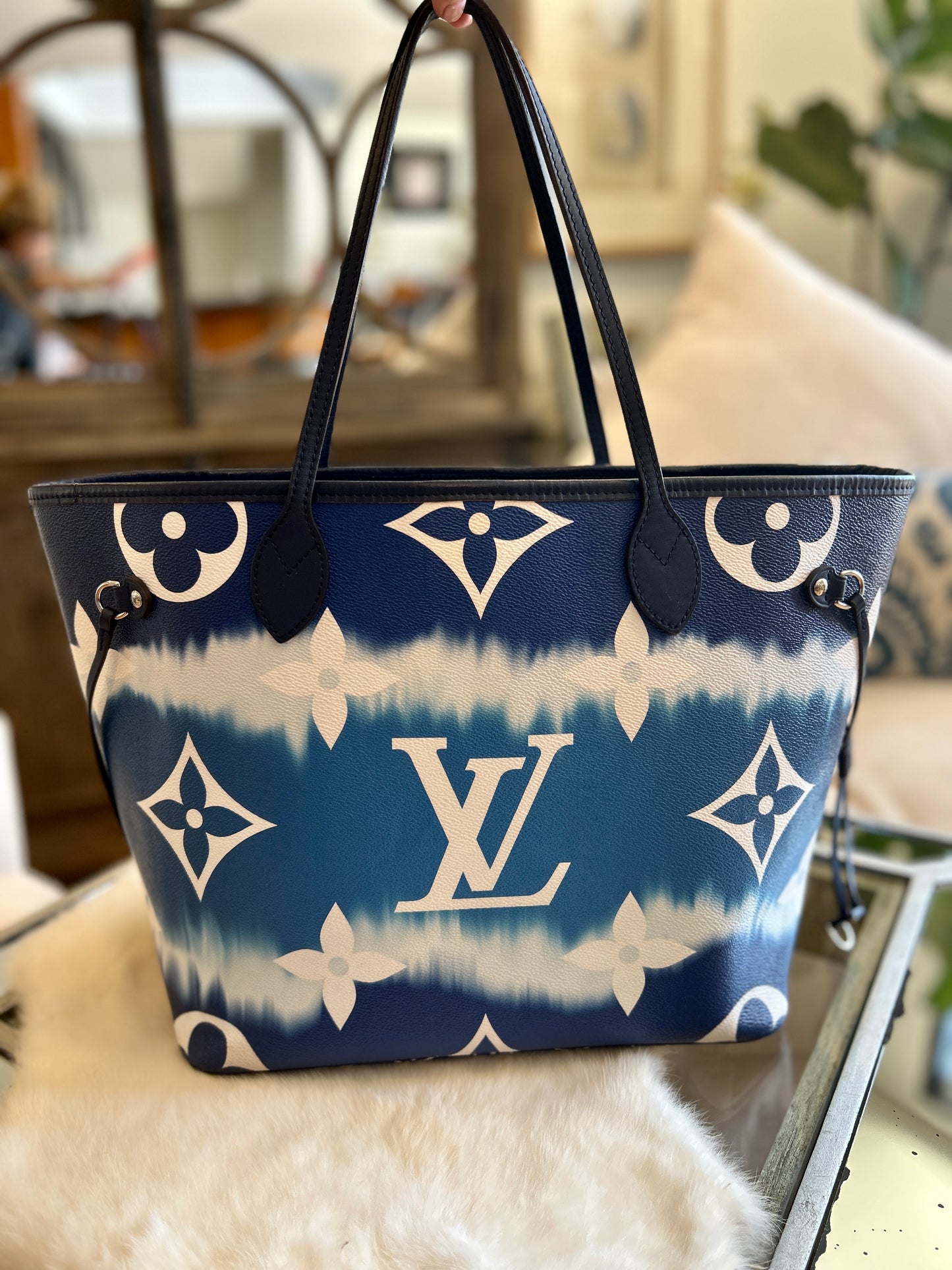 Buy Louis Vuitton LV Escale Neverfull MM Bleu Limited Edition Bags