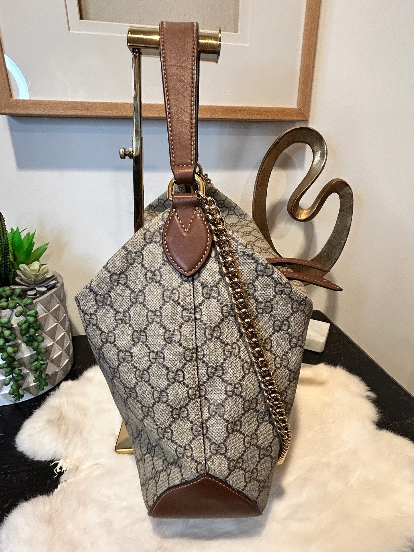 GUCCI GG Supreme Linea Chain Hobo Handbag