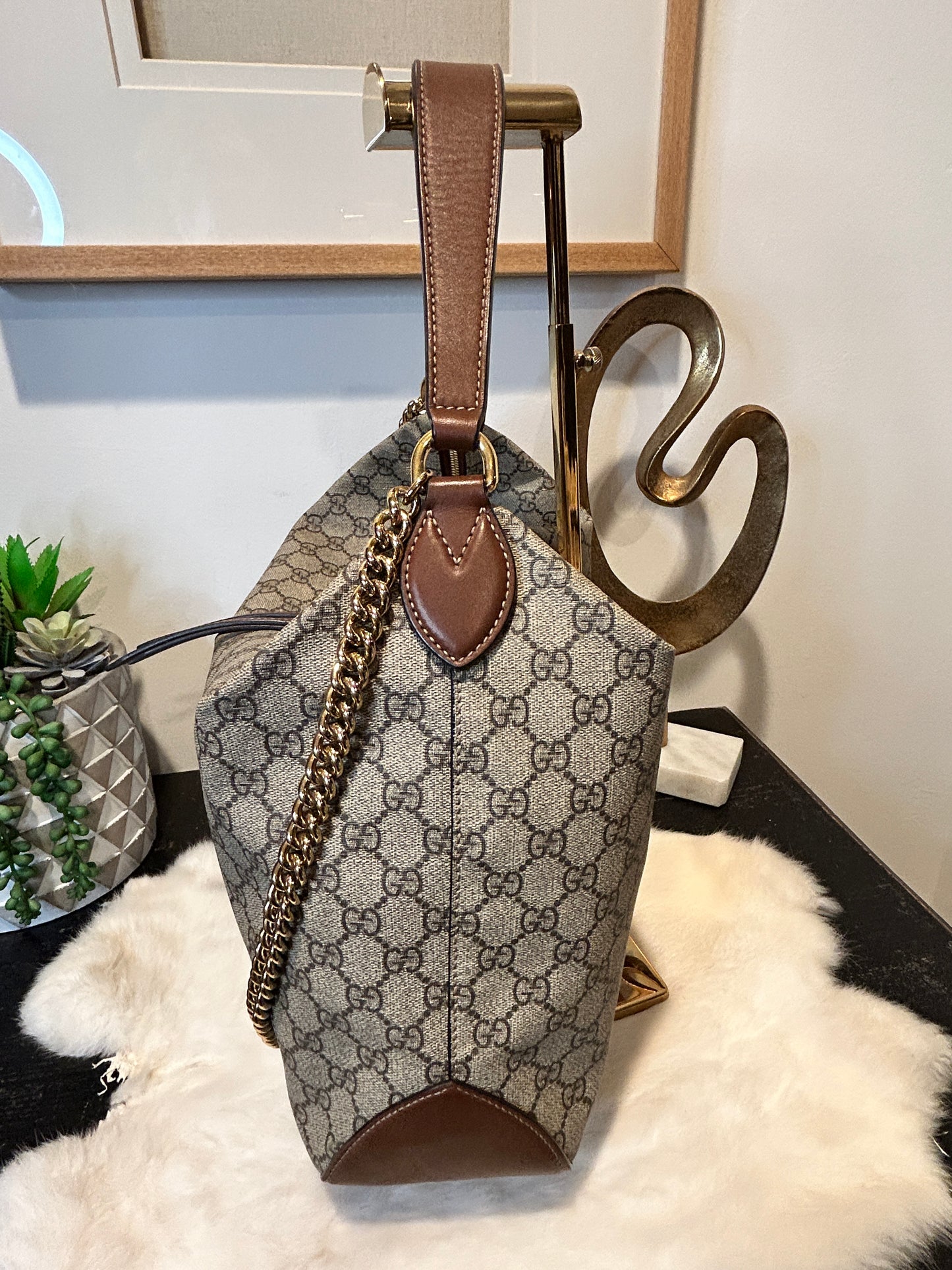 GUCCI GG Supreme Linea Chain Hobo Handbag