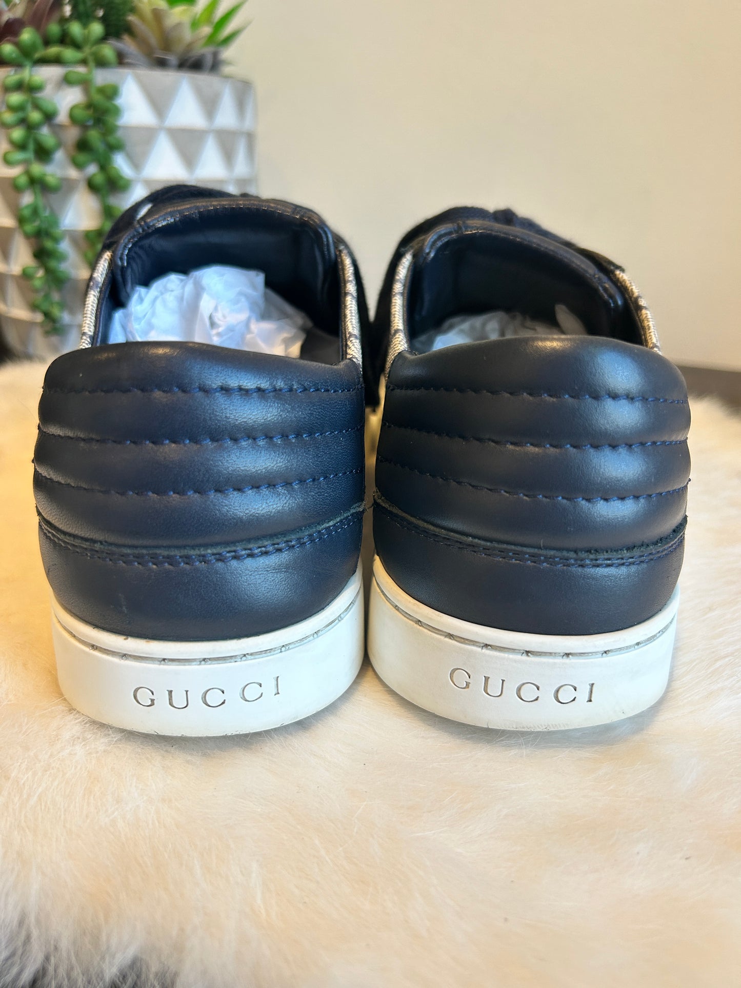 GUCCI GG Supreme Canvas Navy Sneakers Mens 6.5EU (Women's 39.5)