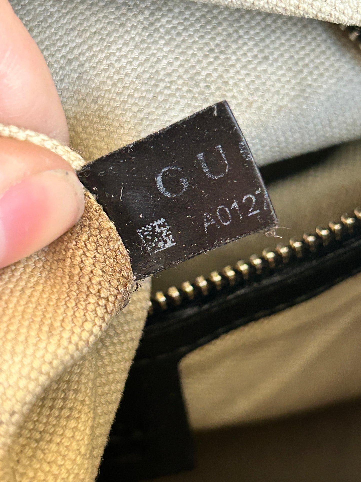 GUCCI Joy Boston Bag Microguccissima Medium Black