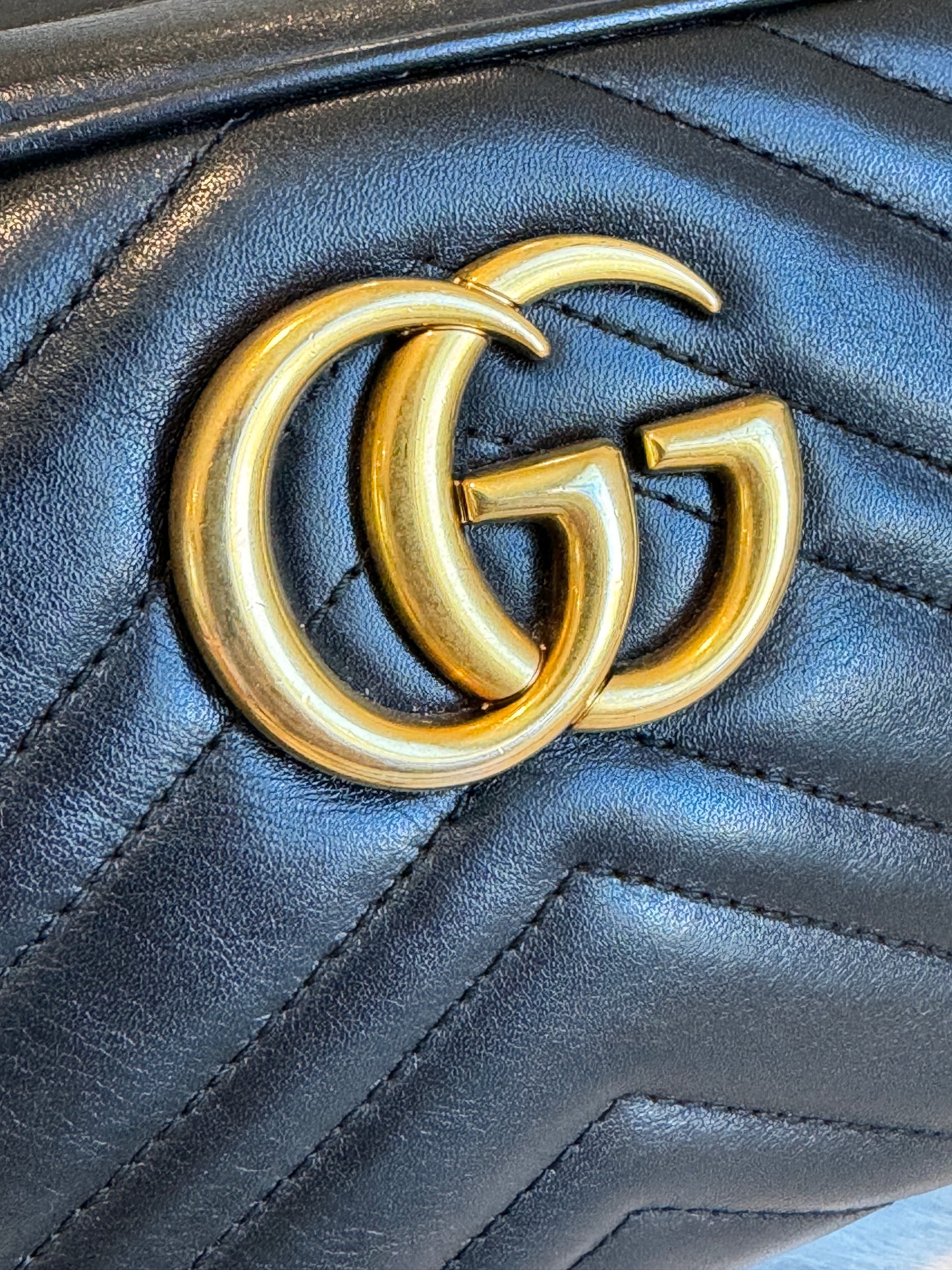 GUCCI Black Leather GG Marmont Small Camera Bag