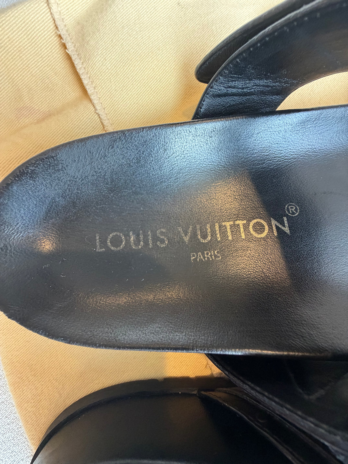 Louis Vuitton Bom Dia Flat Mule Black Empreinte 39.5