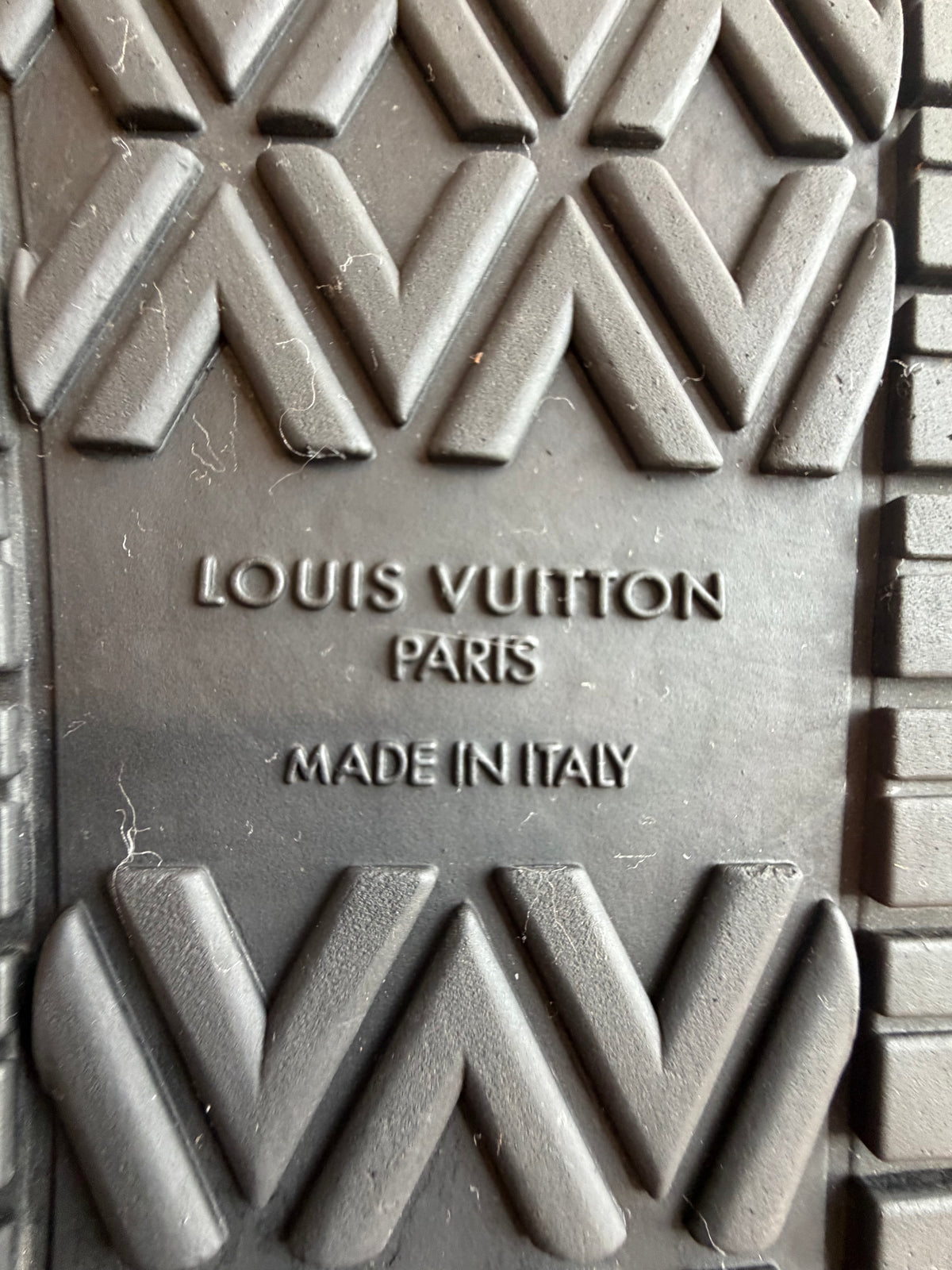 Louis Vuitton Bom Dia Flat Mule Black Empreinte 39.5