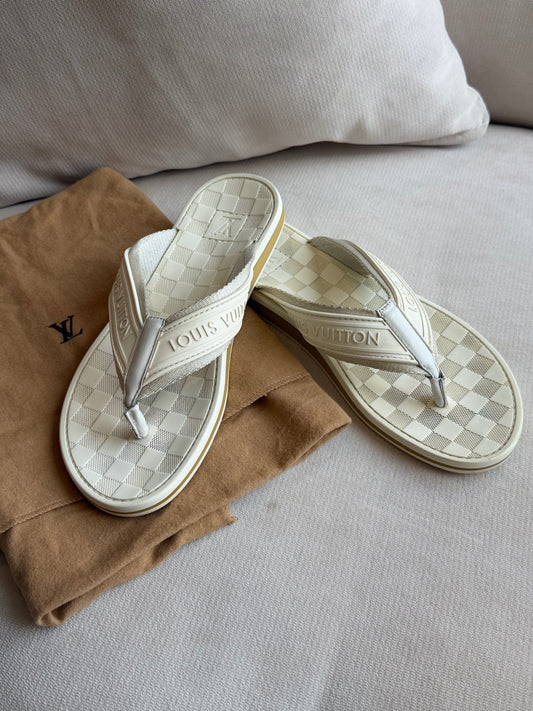 Louis Vuitton Damier Azur Cream Logo Thong Flip-Flop Sandals Men’s 5 / Women’s 7