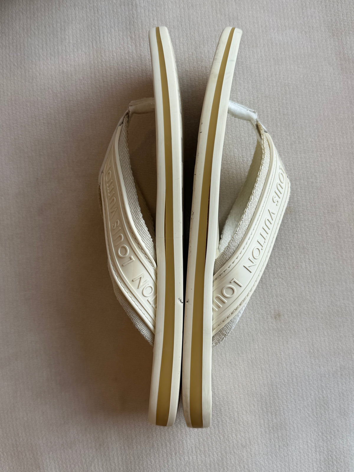 Louis Vuitton Damier Azur Cream Logo Thong Flip-Flop Sandals Men’s 5 / Women’s 7