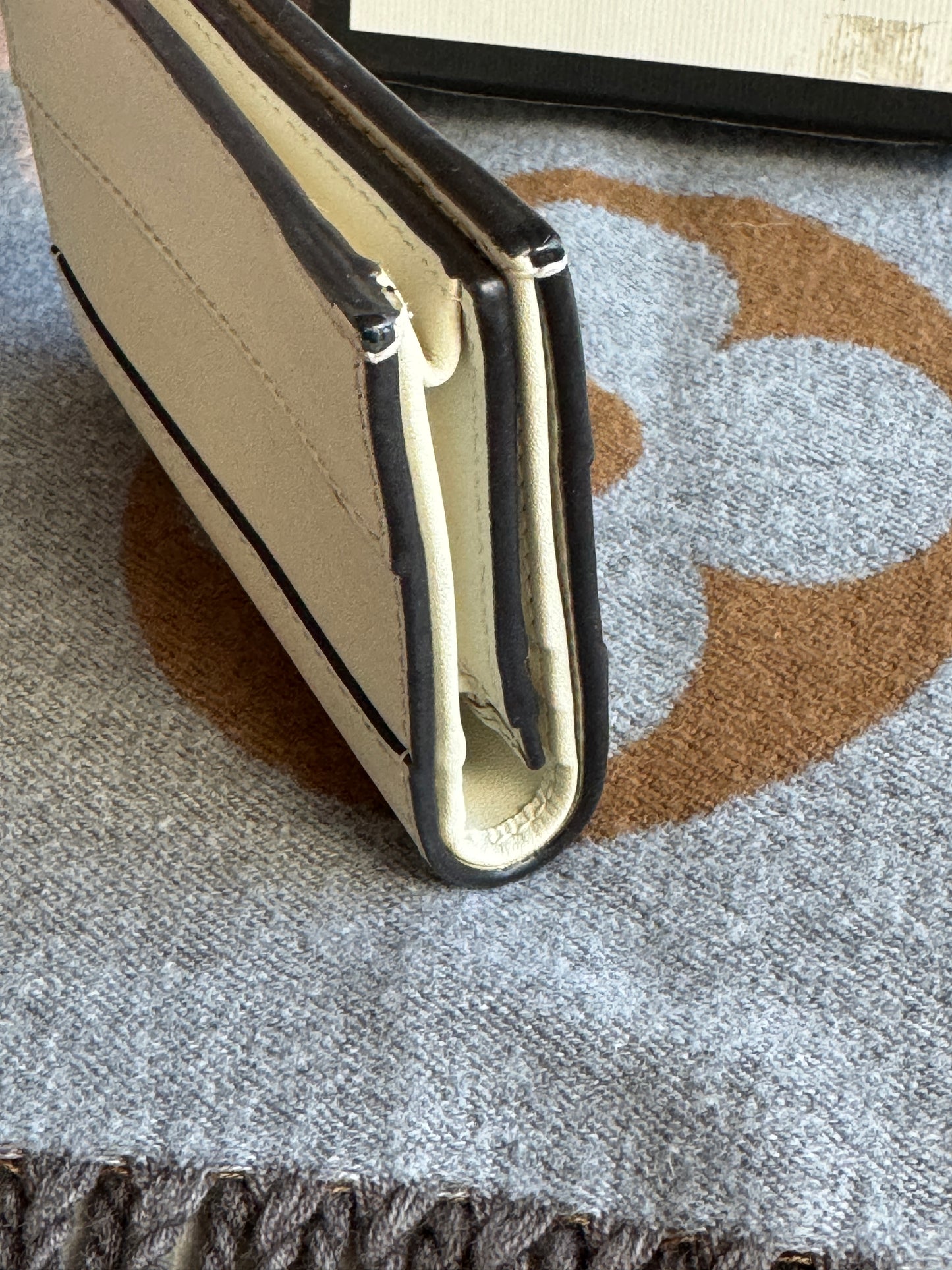 GUCCI Queen Margaret Cream Bifold Snap Wallet