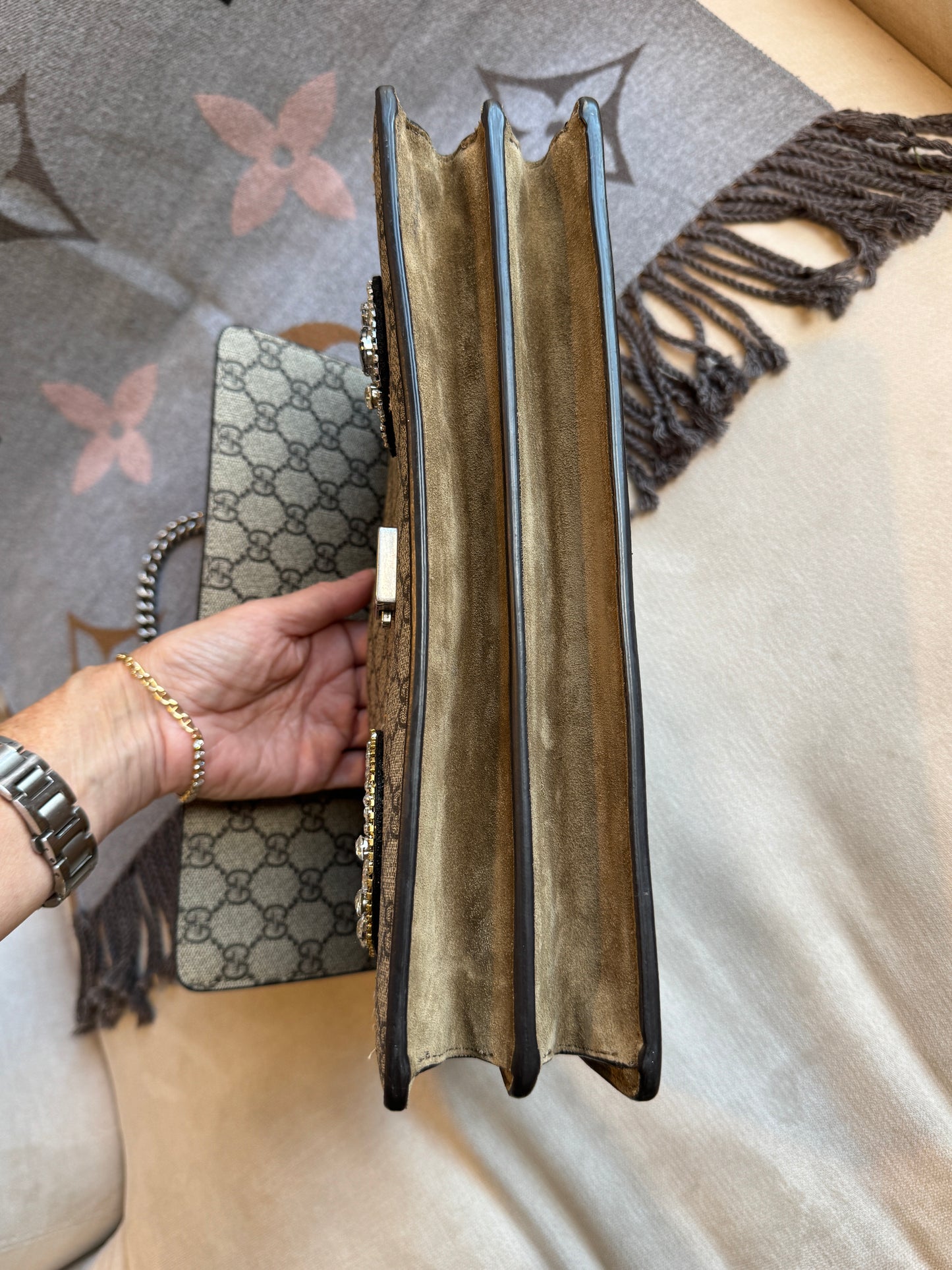 GUCCI GG Supreme Canvas Medium Dionysus