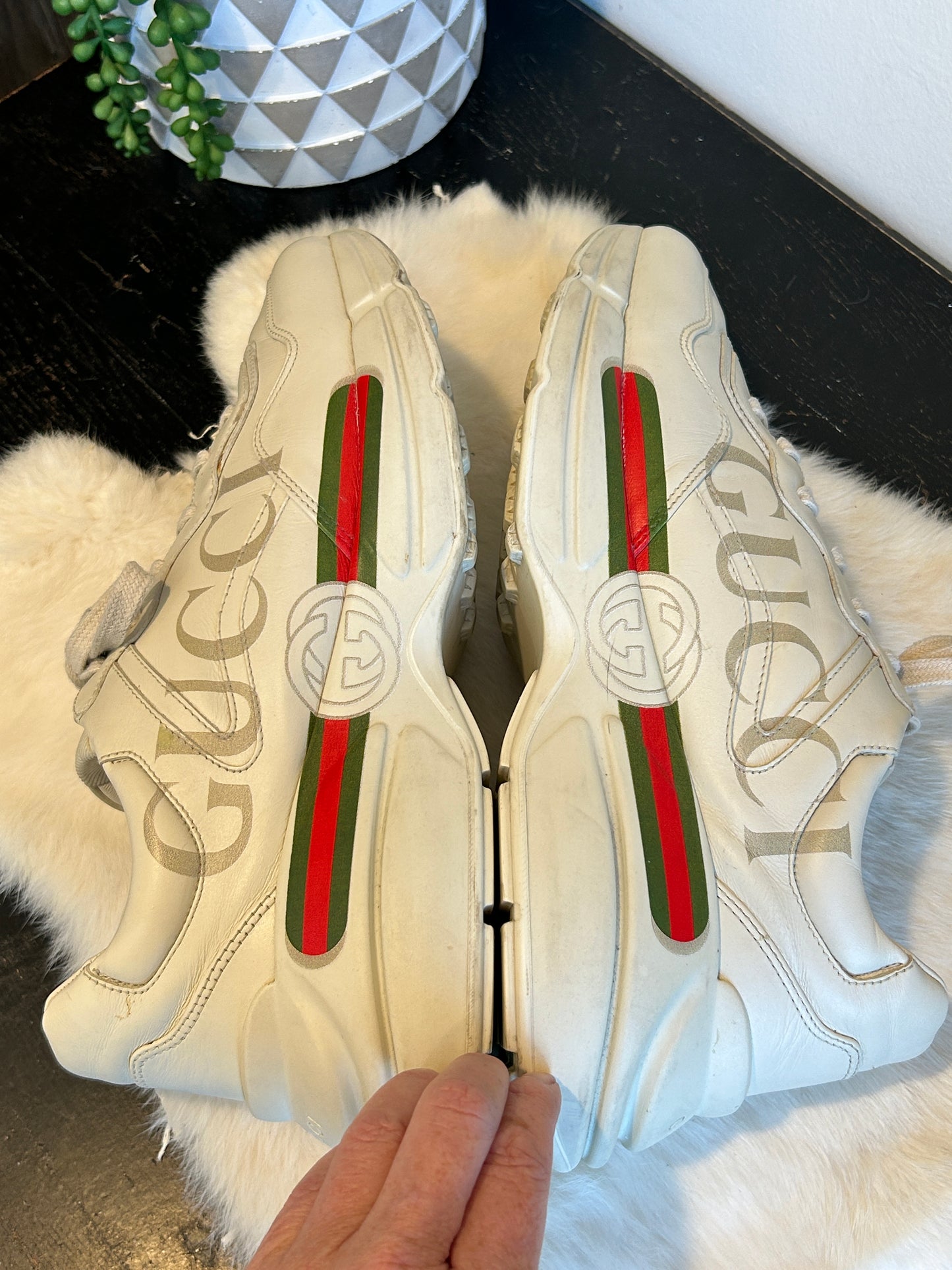 GUCCI Rhyton Ivory Sneakers Mens 10.5EU