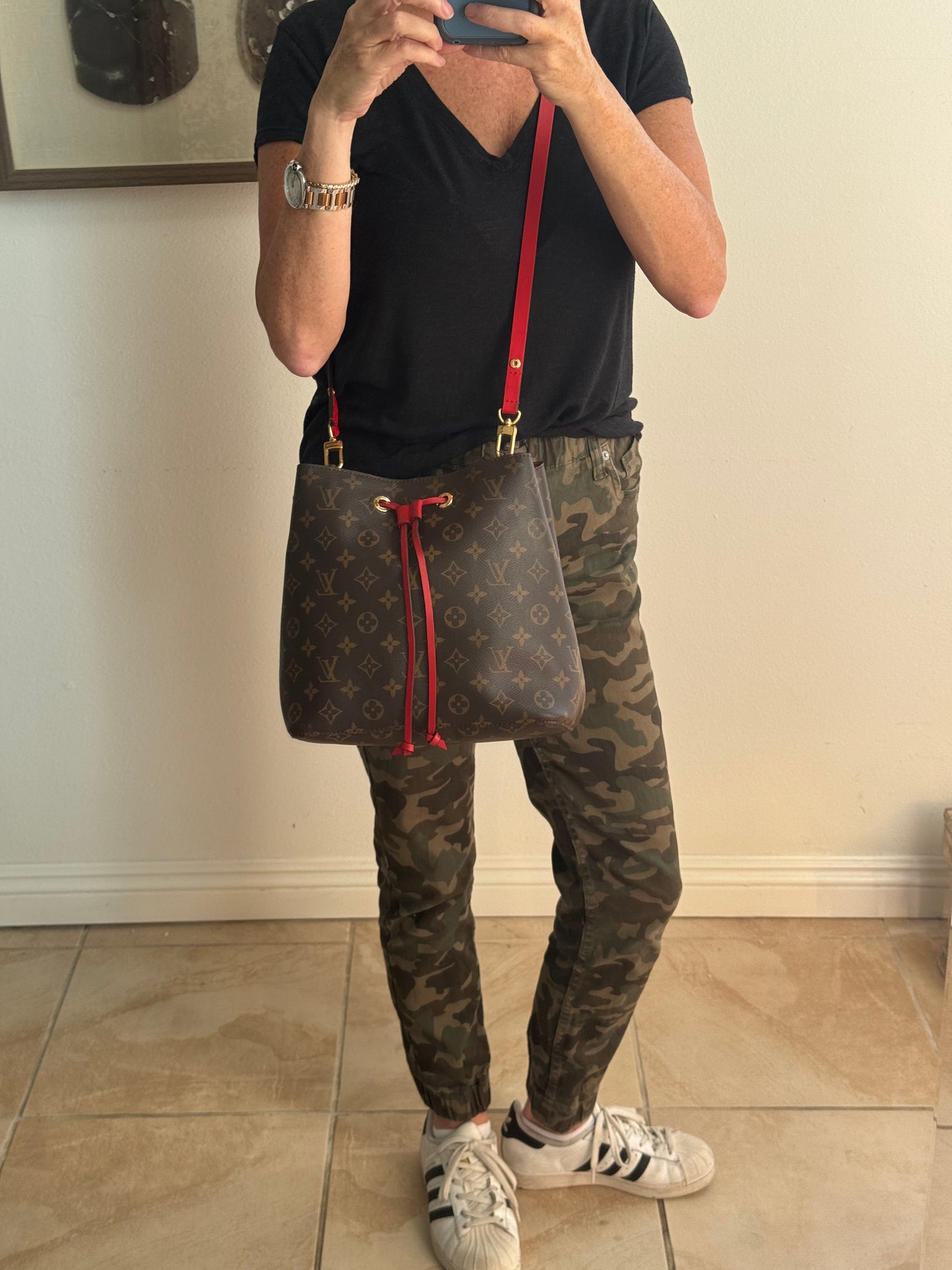 Louis Vuitton Monogram Neonoe MM Red 2-Way Handbag