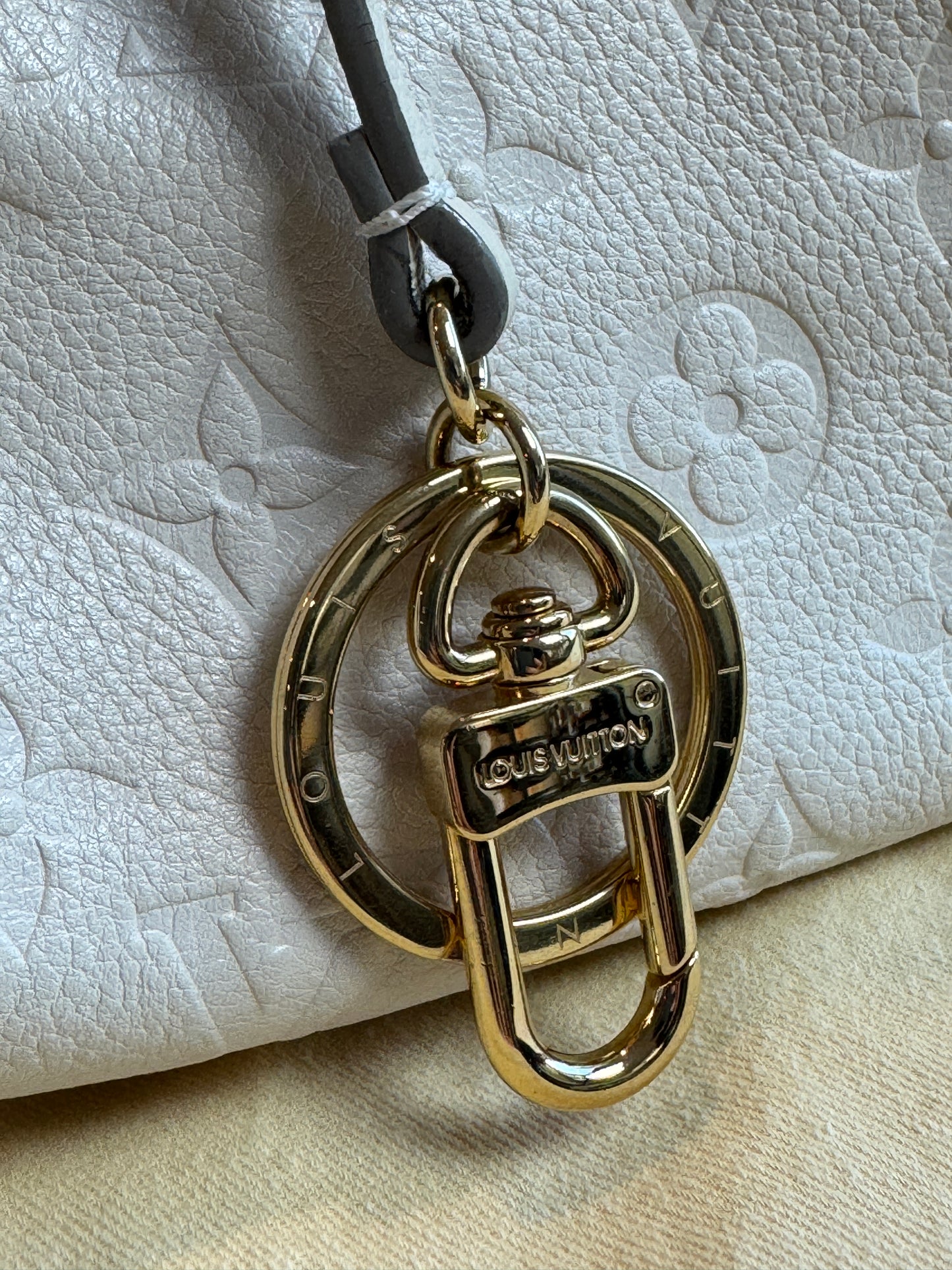 Louis Vuitton Empreinte Artsy Blanc / Ivory