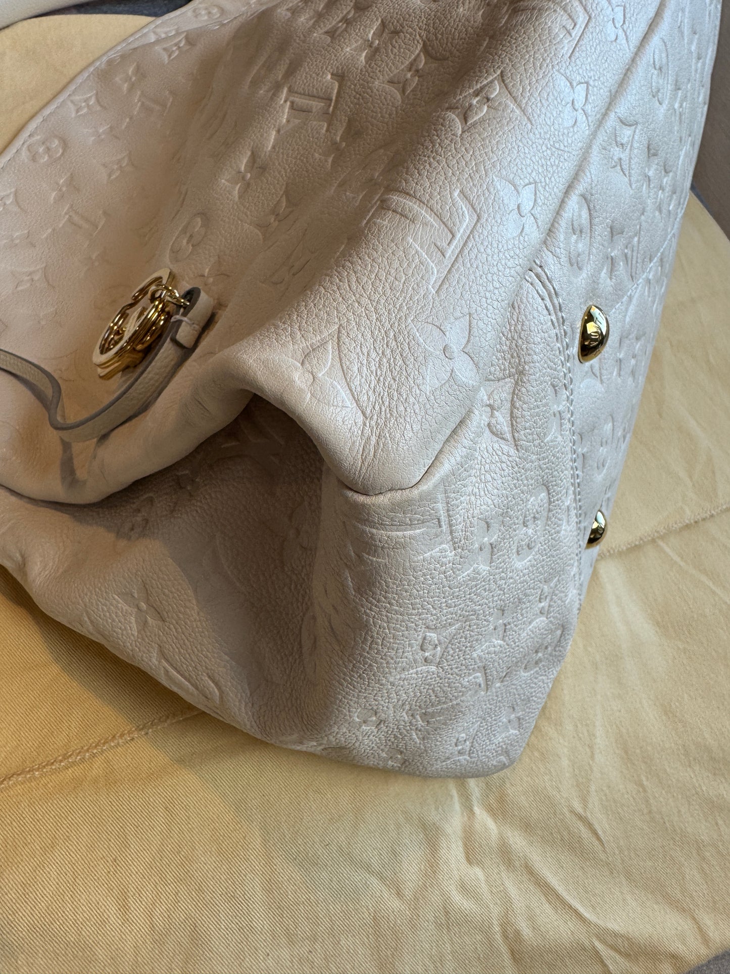 Louis Vuitton Empreinte Artsy Blanc / Ivory