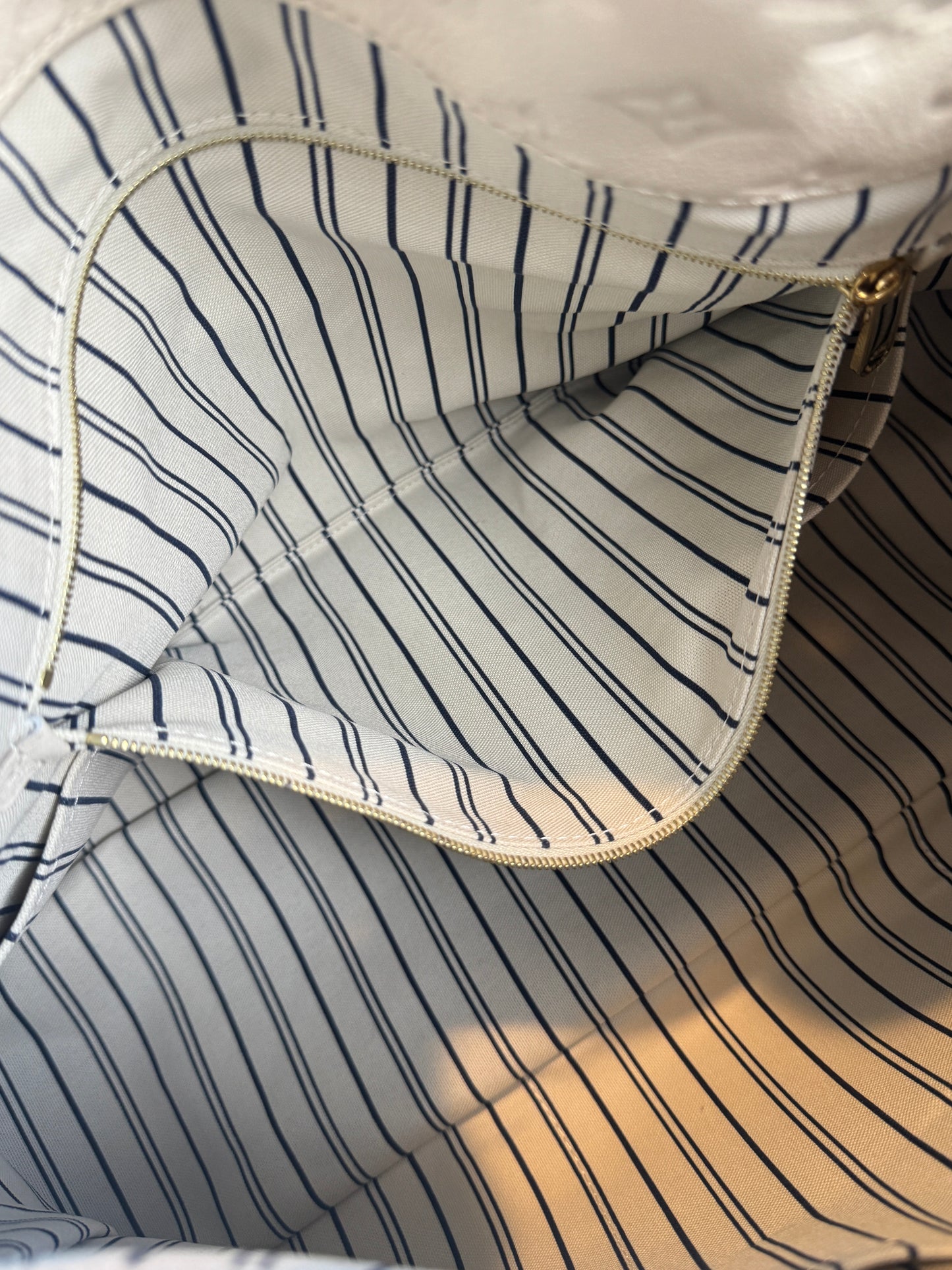 Louis Vuitton Empreinte Artsy Blanc / Ivory