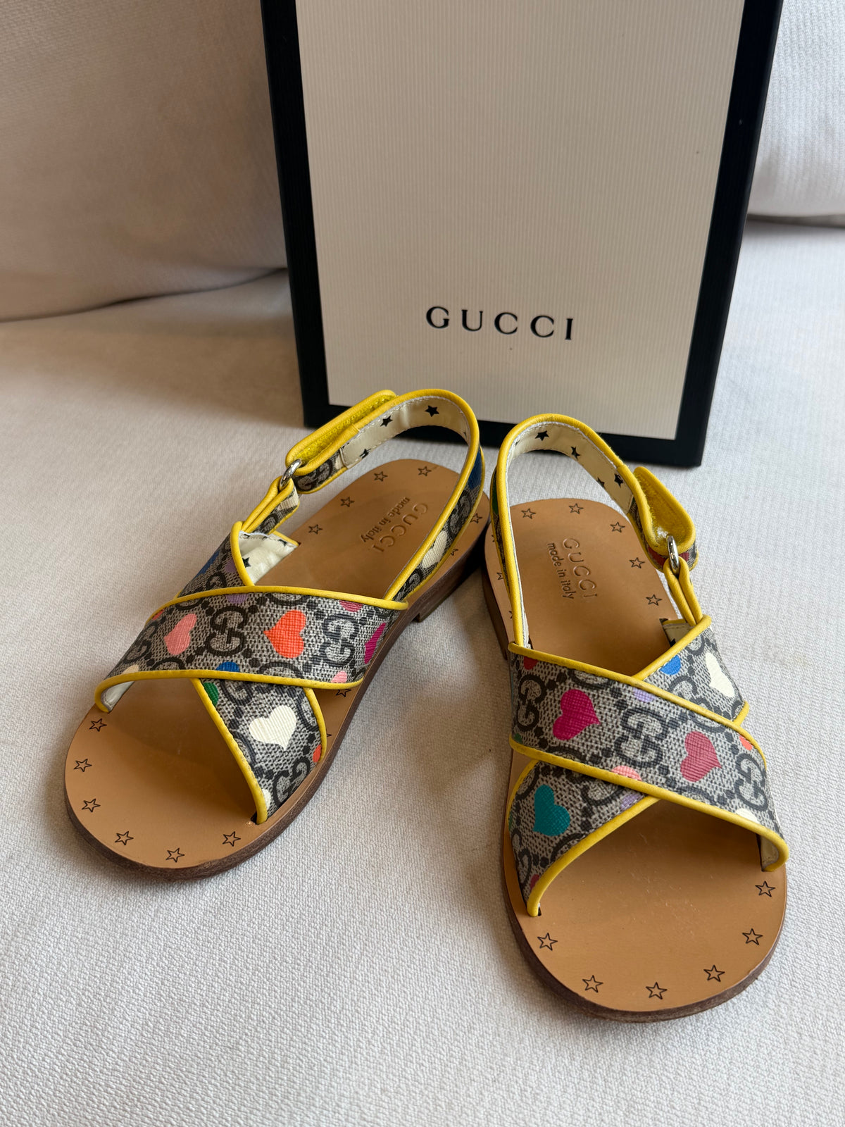 GUCCI Kids Supreme Canvas Hearts Multicolor Sandals 26EU