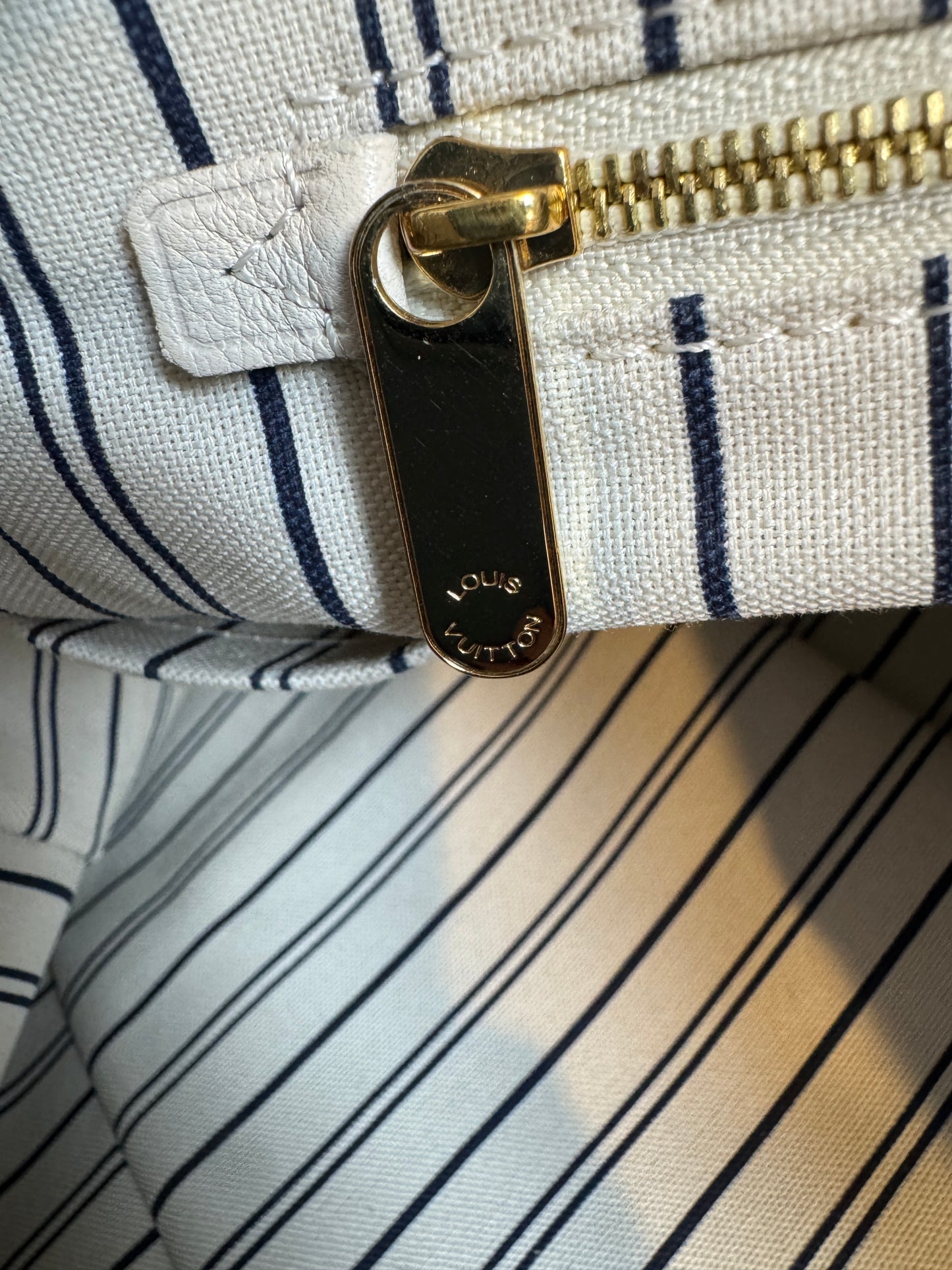 Louis Vuitton Empreinte Artsy Blanc / Ivory