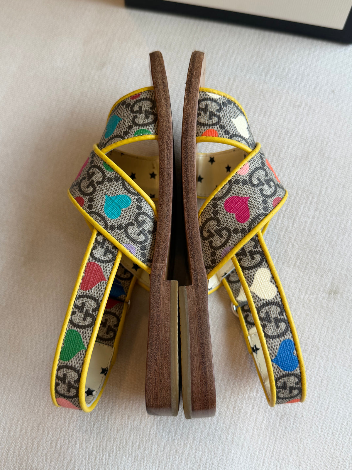 GUCCI Kids Supreme Canvas Hearts Multicolor Sandals 26EU