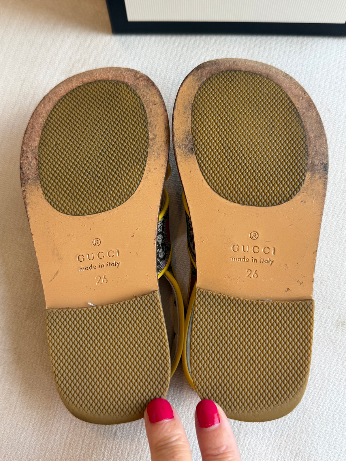 GUCCI Kids Supreme Canvas Hearts Multicolor Sandals 26EU
