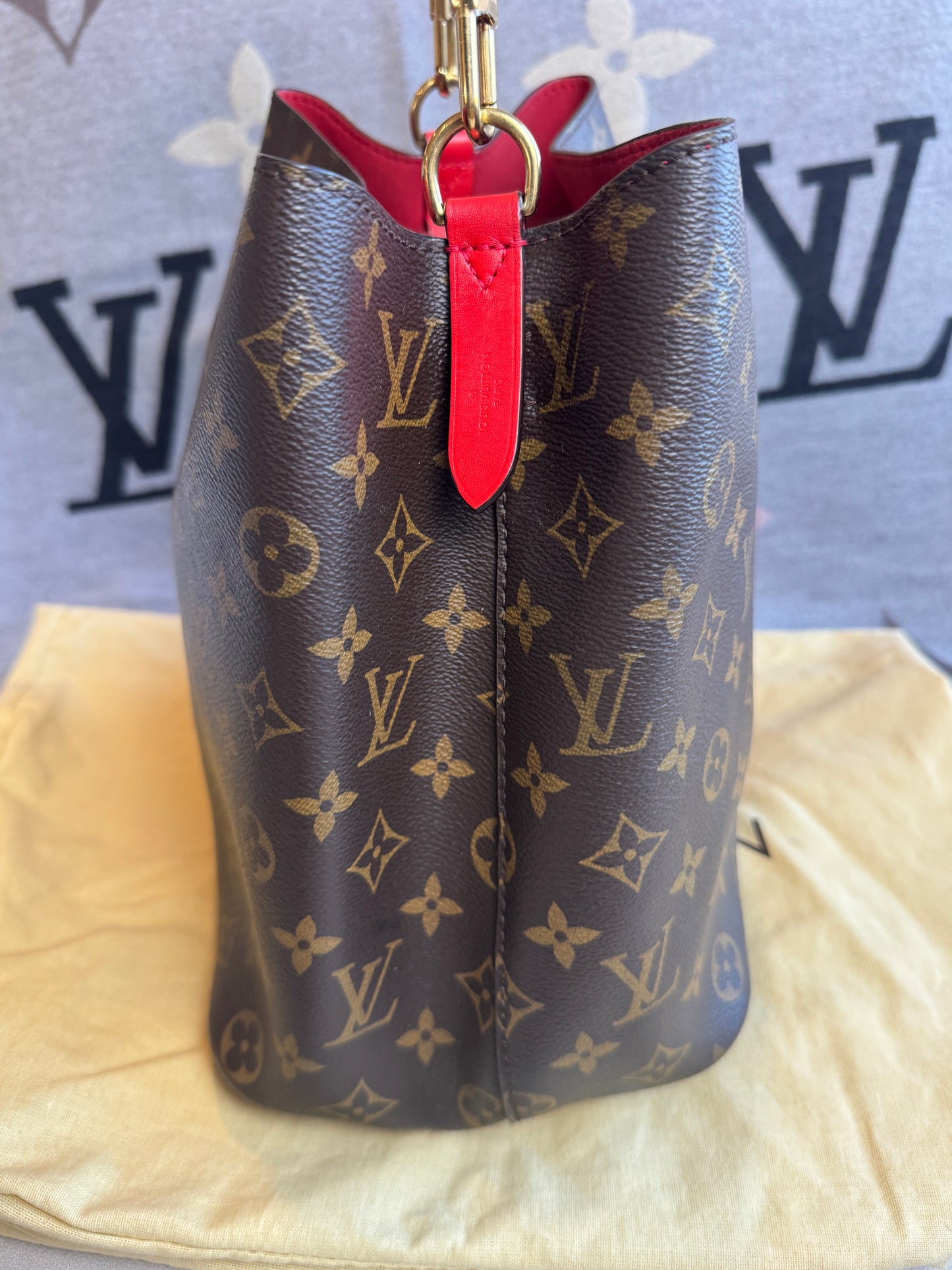 Louis Vuitton Monogram Neonoe MM Red 2-Way Handbag
