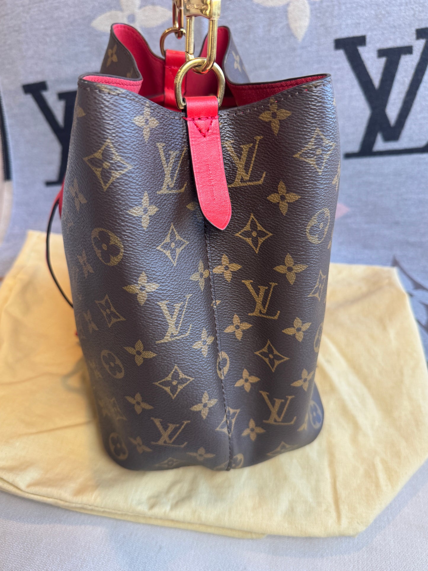 Louis Vuitton Monogram Neonoe MM Red 2-Way Handbag