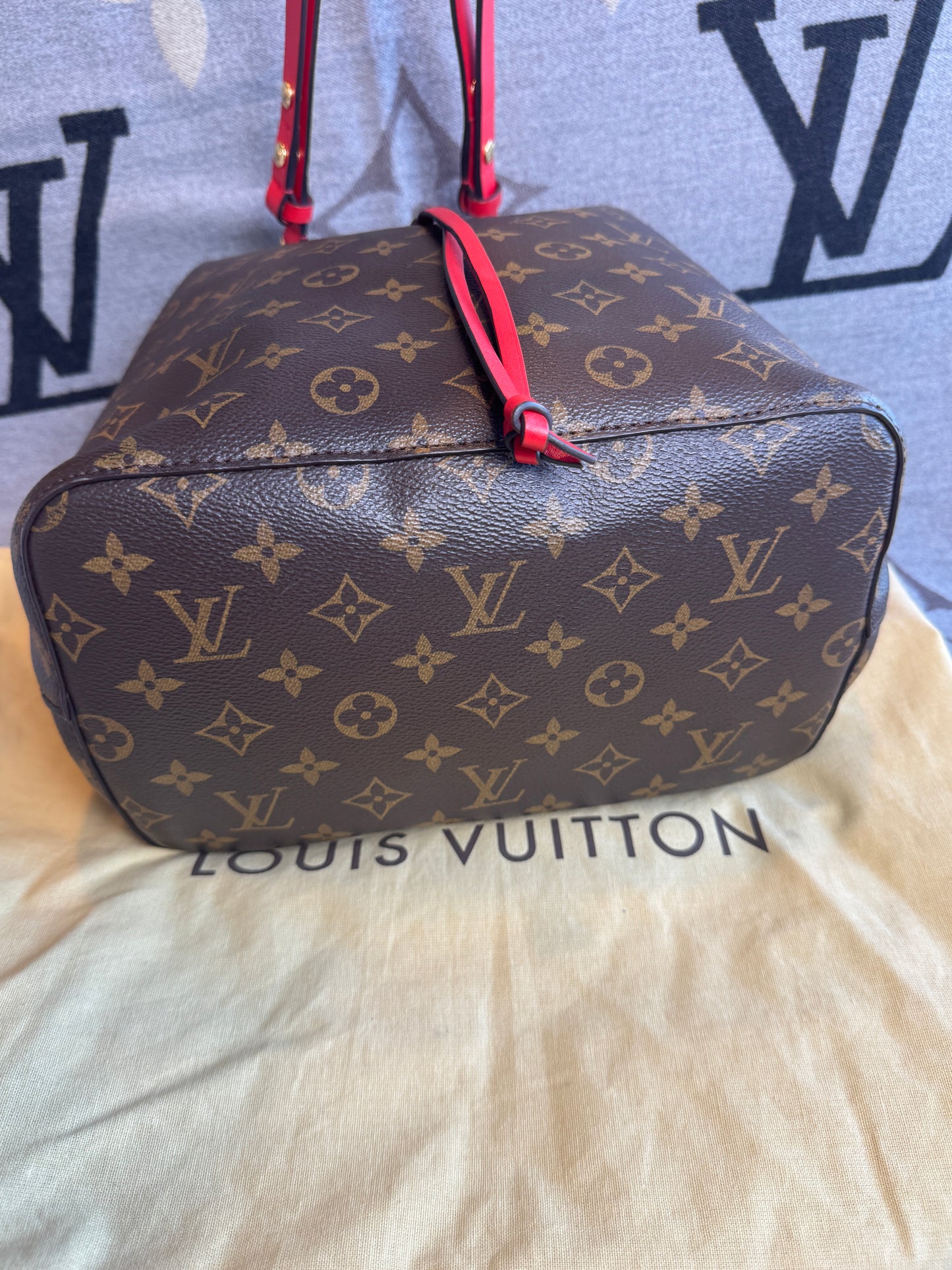 Louis Vuitton Monogram Neonoe MM Red 2-Way Handbag