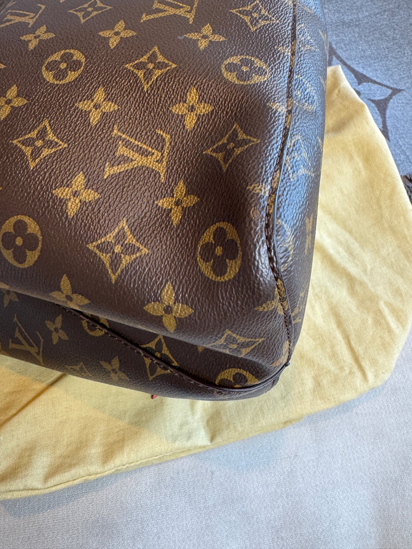 Louis Vuitton Monogram Neonoe MM Red 2-Way Handbag