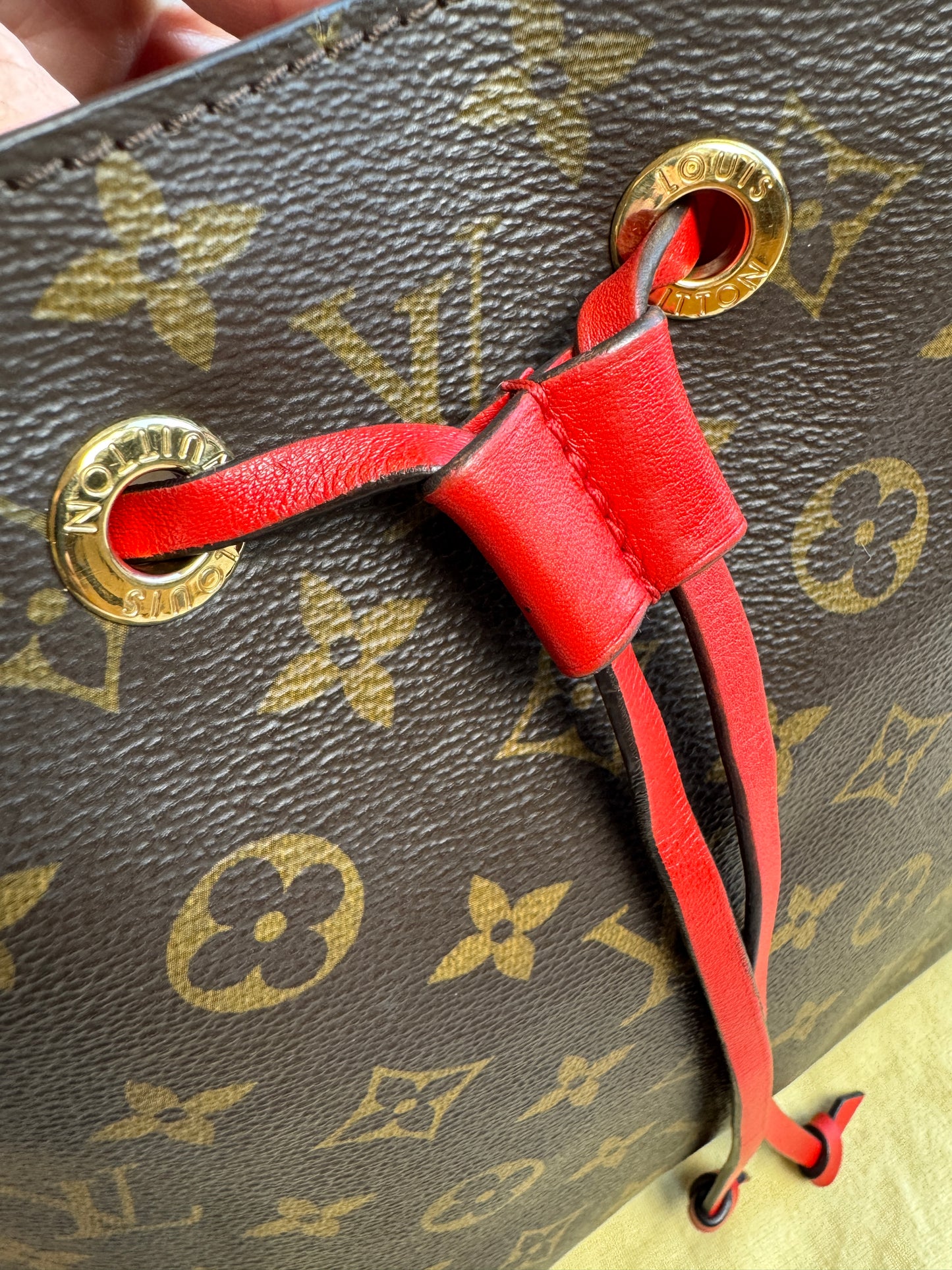 Louis Vuitton Monogram Neonoe MM Red 2-Way Handbag