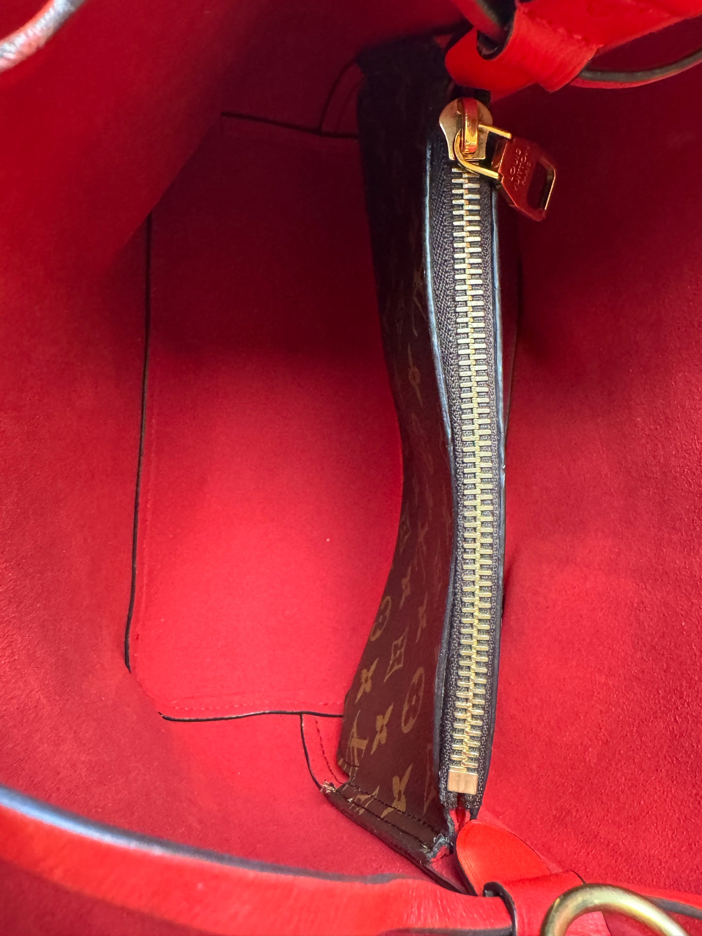 Louis Vuitton Monogram Neonoe MM Red 2-Way Handbag